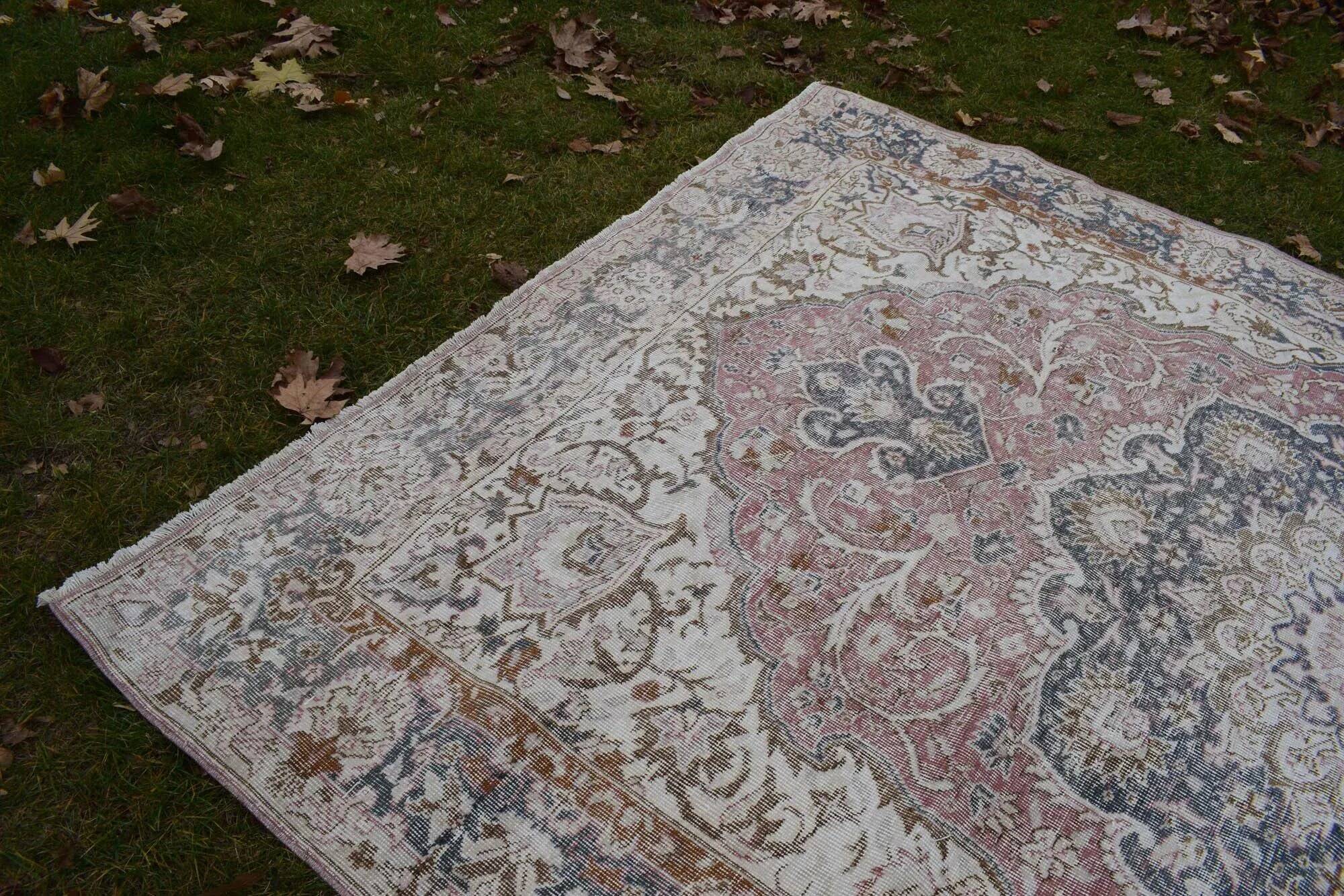 Vintage Turkish Oushak rug 210x320 cm