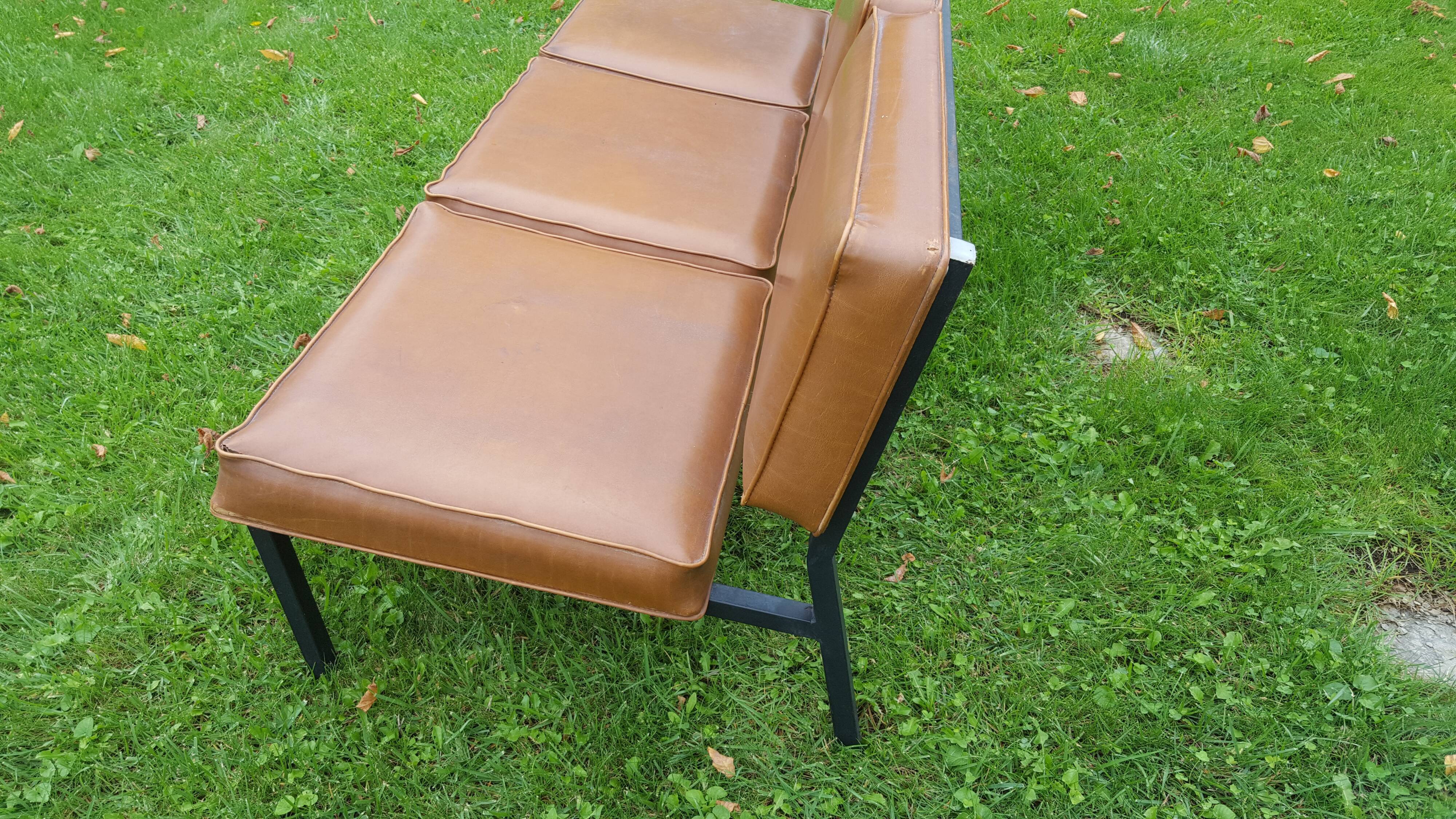 banquette 3 places vintage années 50 de marque Métalor