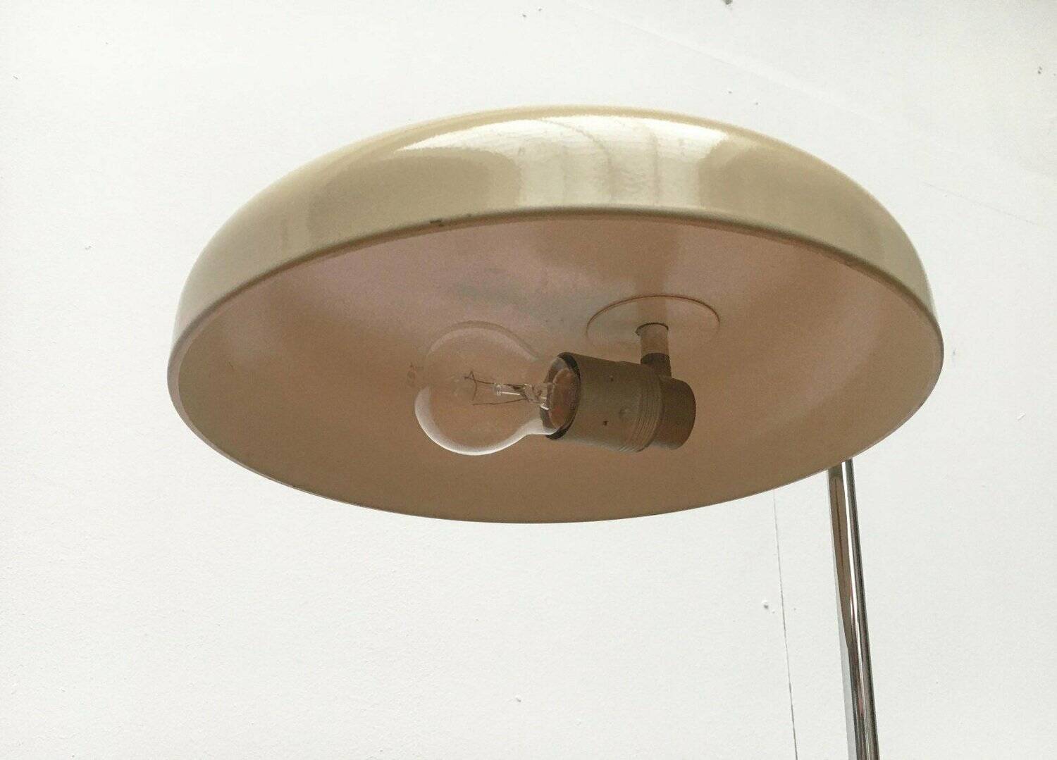 Minimalist German table lamp from the mid-century space age by Hustadt Leuchten, 1960s.