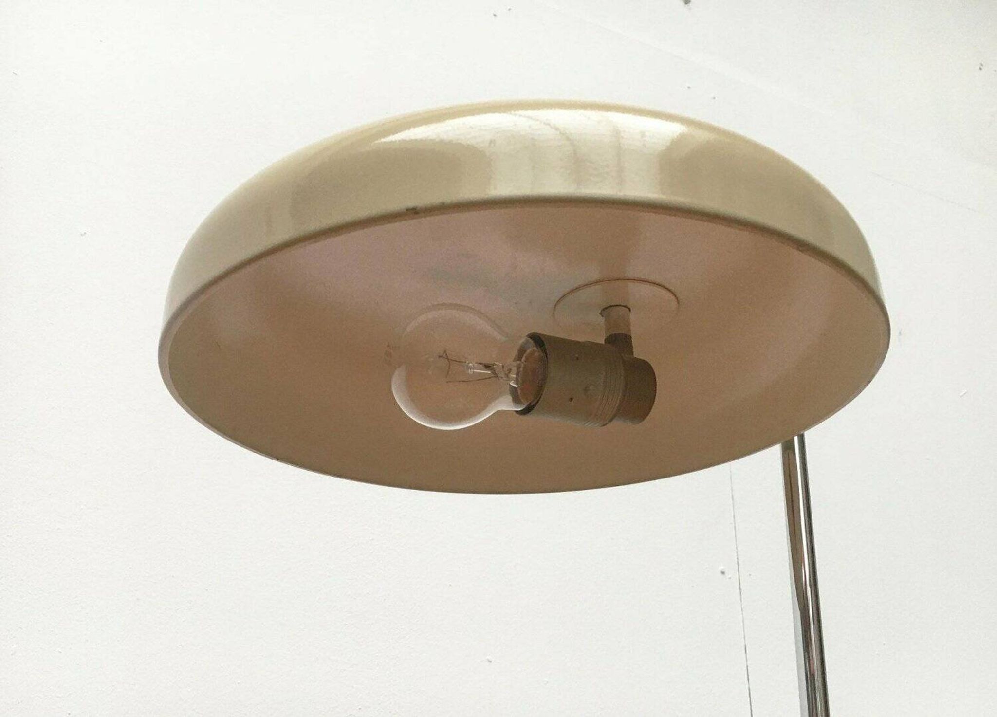 Minimalist German table lamp from the mid-century space age by Hustadt Leuchten, 1960s.