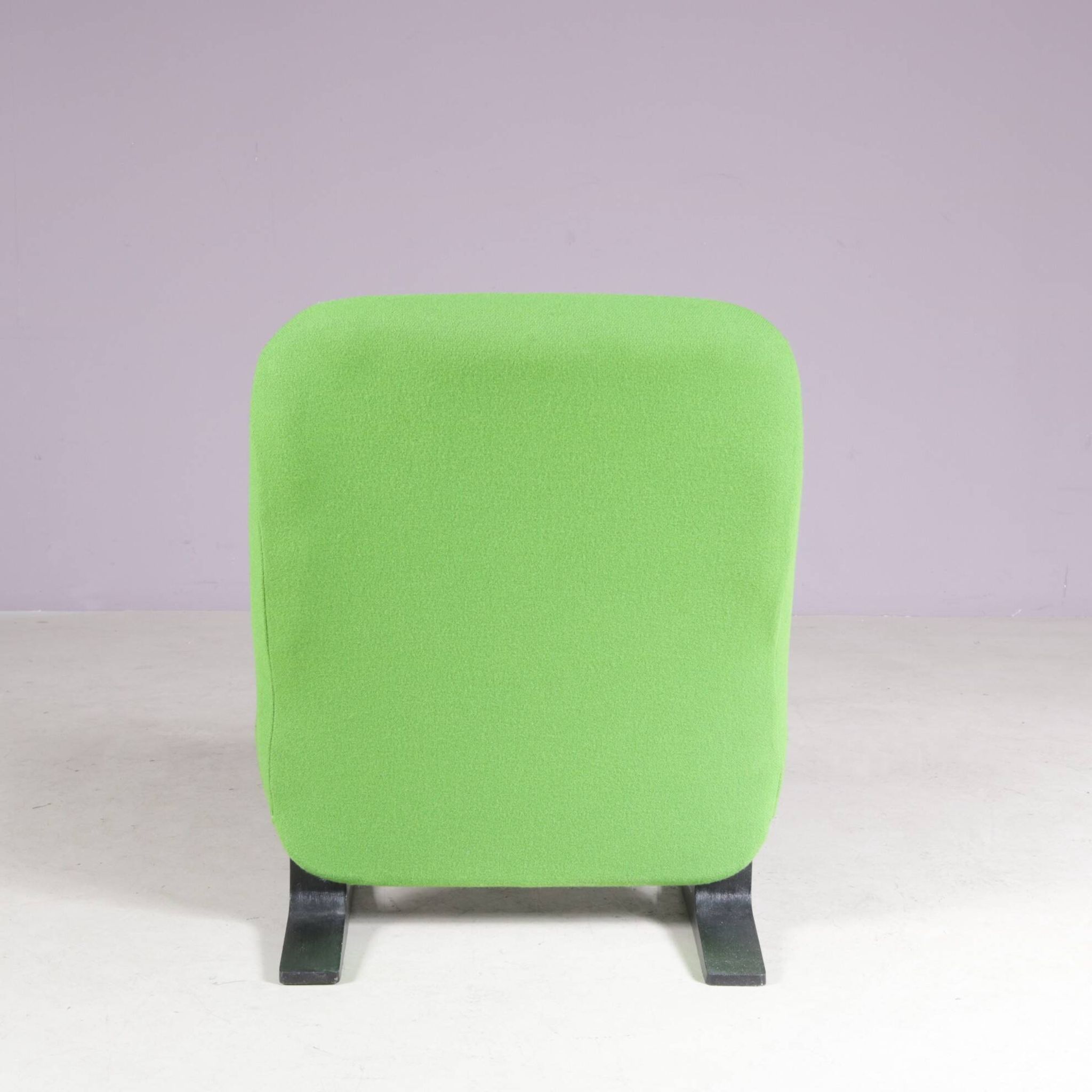 1970s Concorde easy chair green with black base Pierre Paulin for Artifort