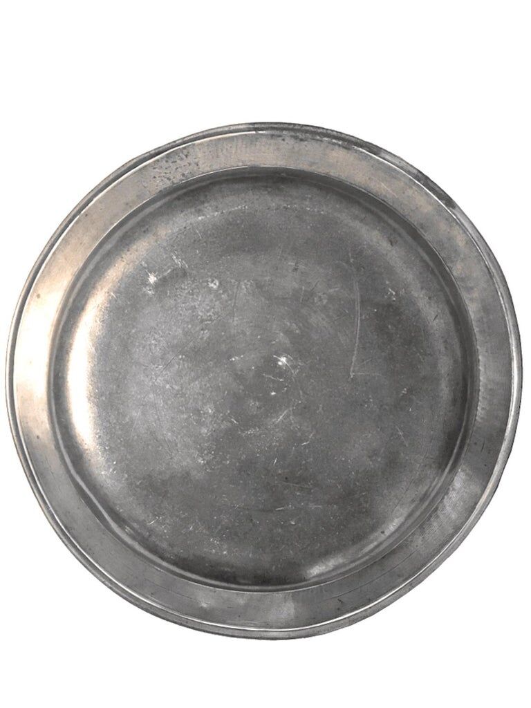 Dish with coat of arms, 18th century