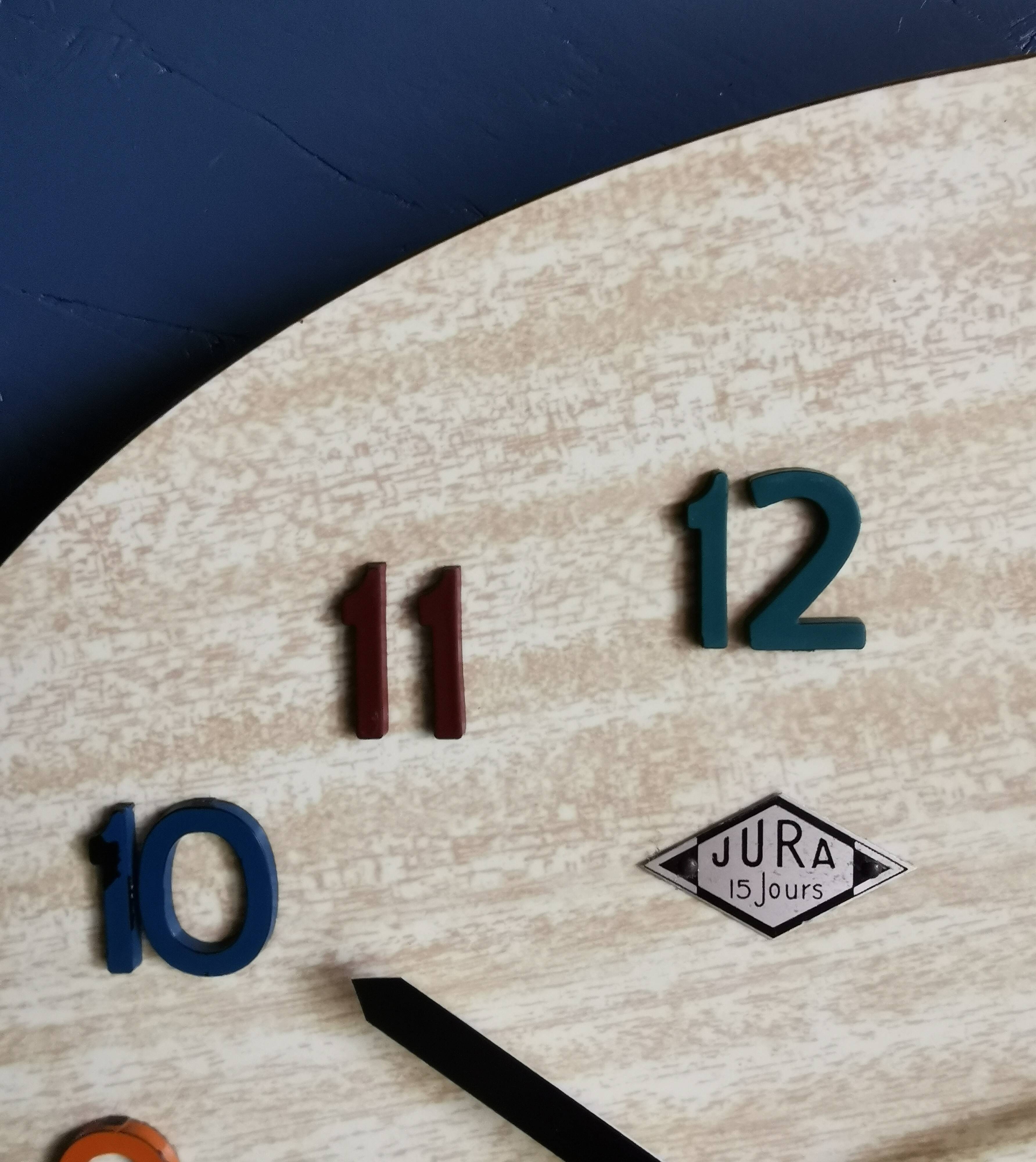 Vintage formica clock silent wall clock painter palette "Jura spruce"