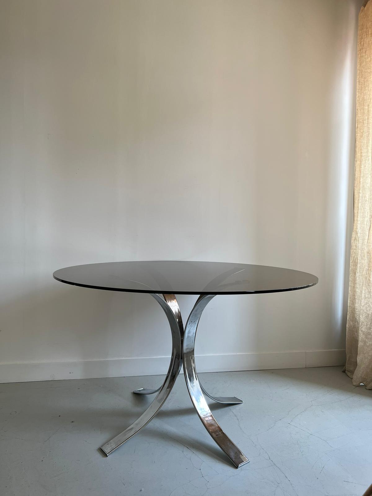 Dining table tulip metal and smoked glass 1970