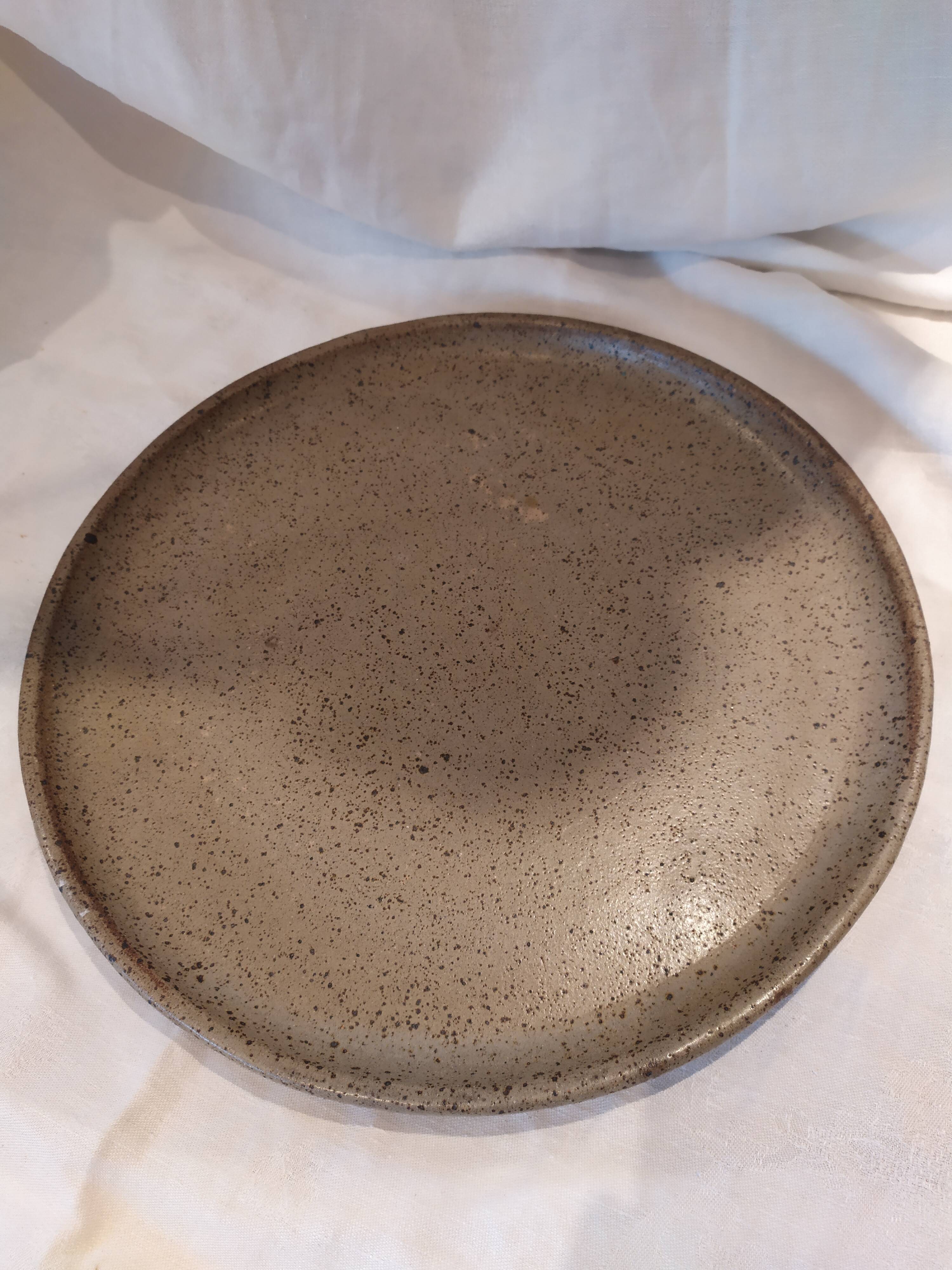 Sandstone pie dish