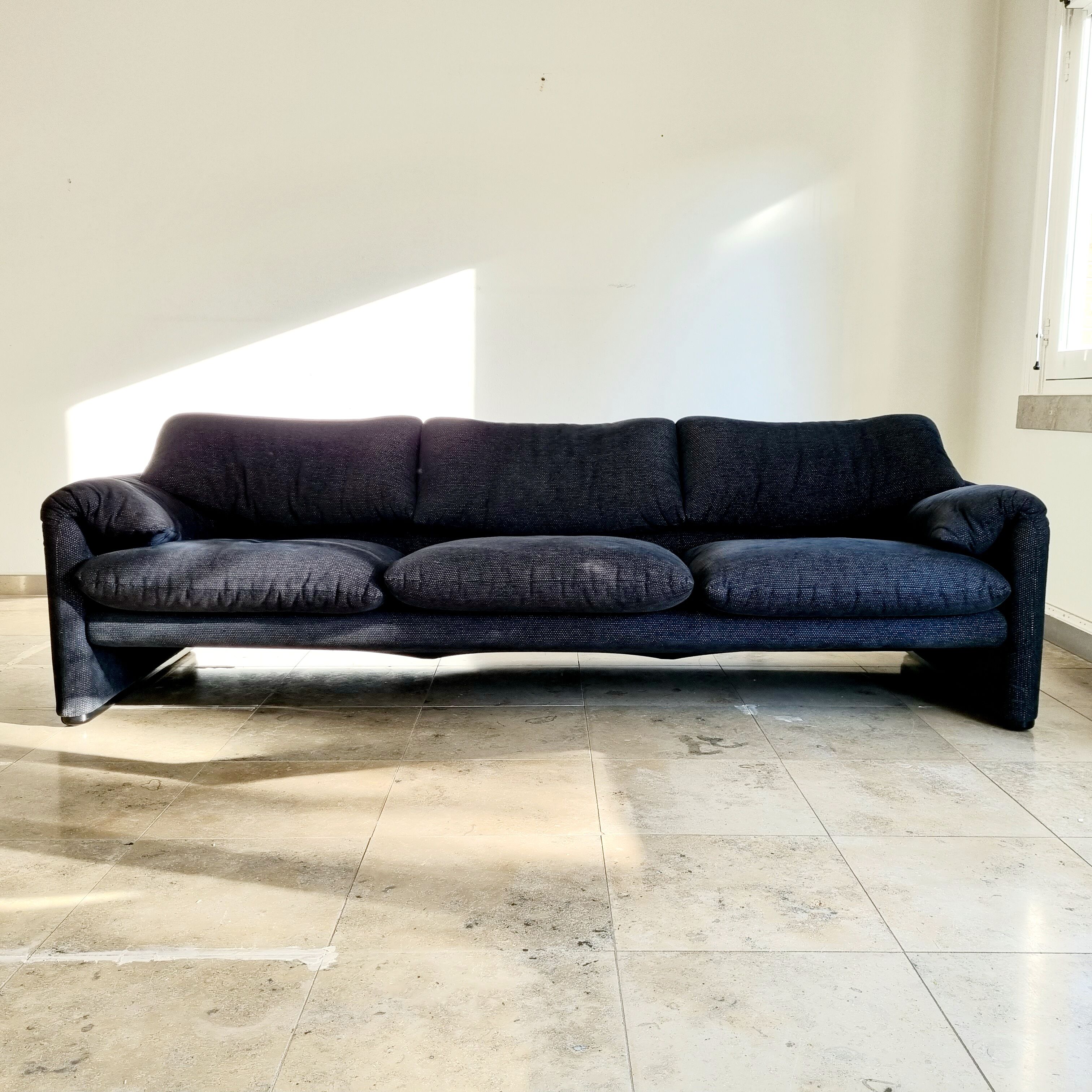Maralunga 3 seater sofa by Vico Magistretti for Cassina