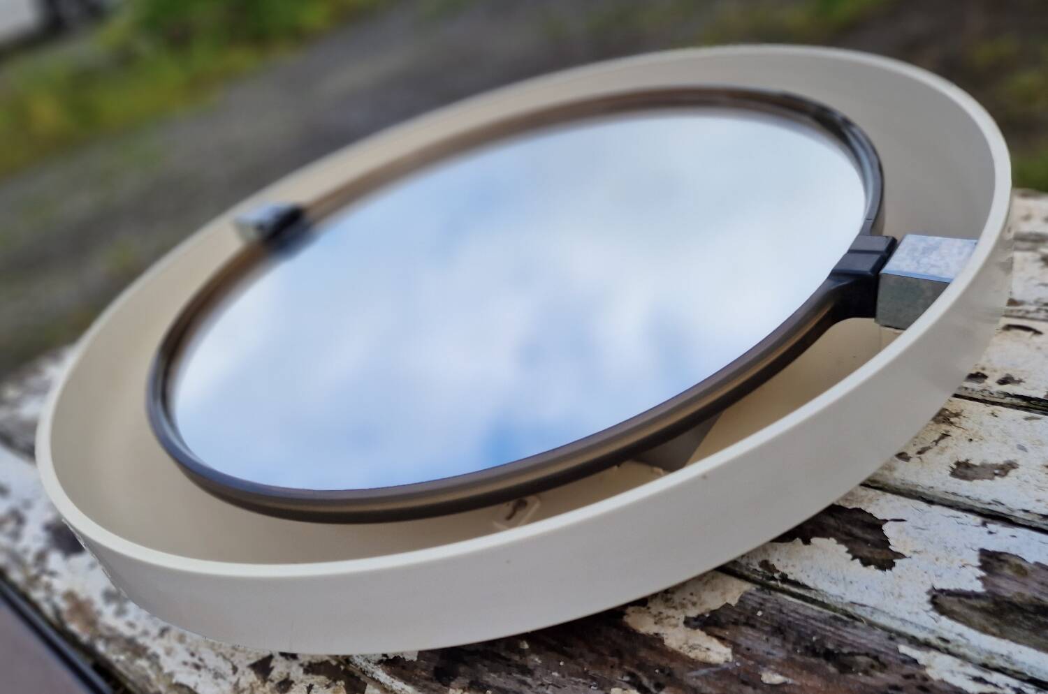 Round illuminated plastic mirror from the 70s