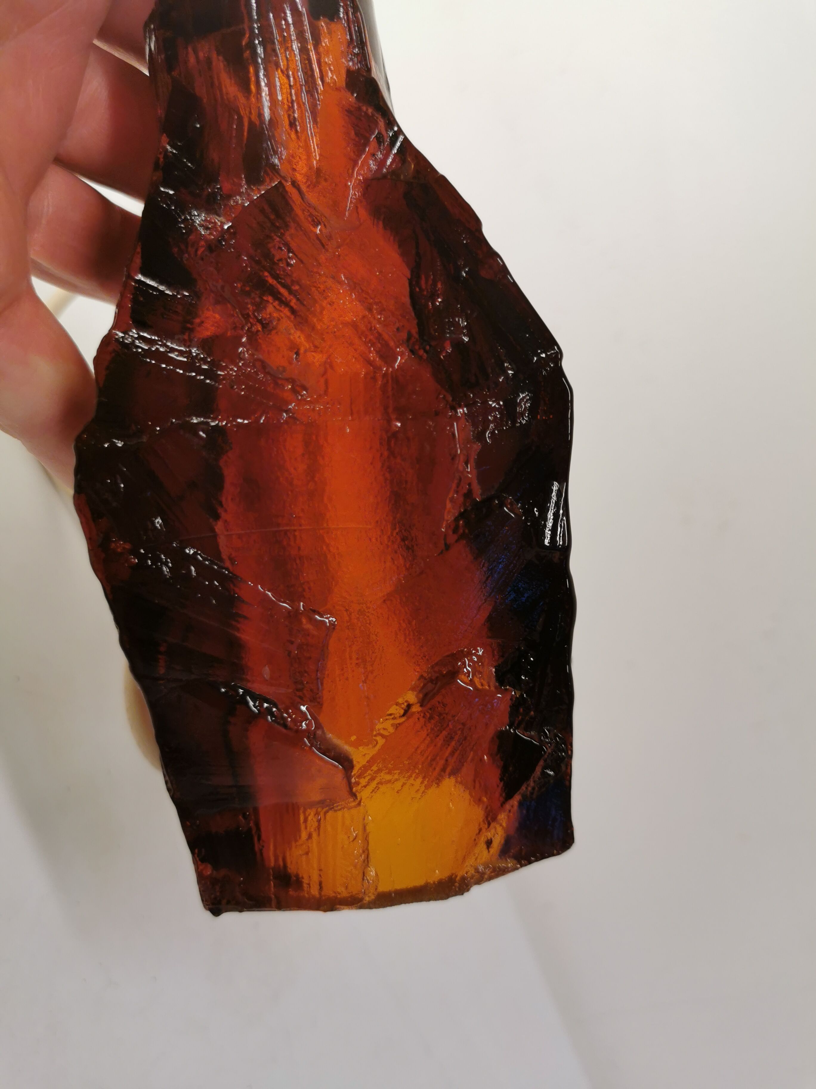 Pied de lampe de table, en verre pressé dur de couleur ambre. Design danois