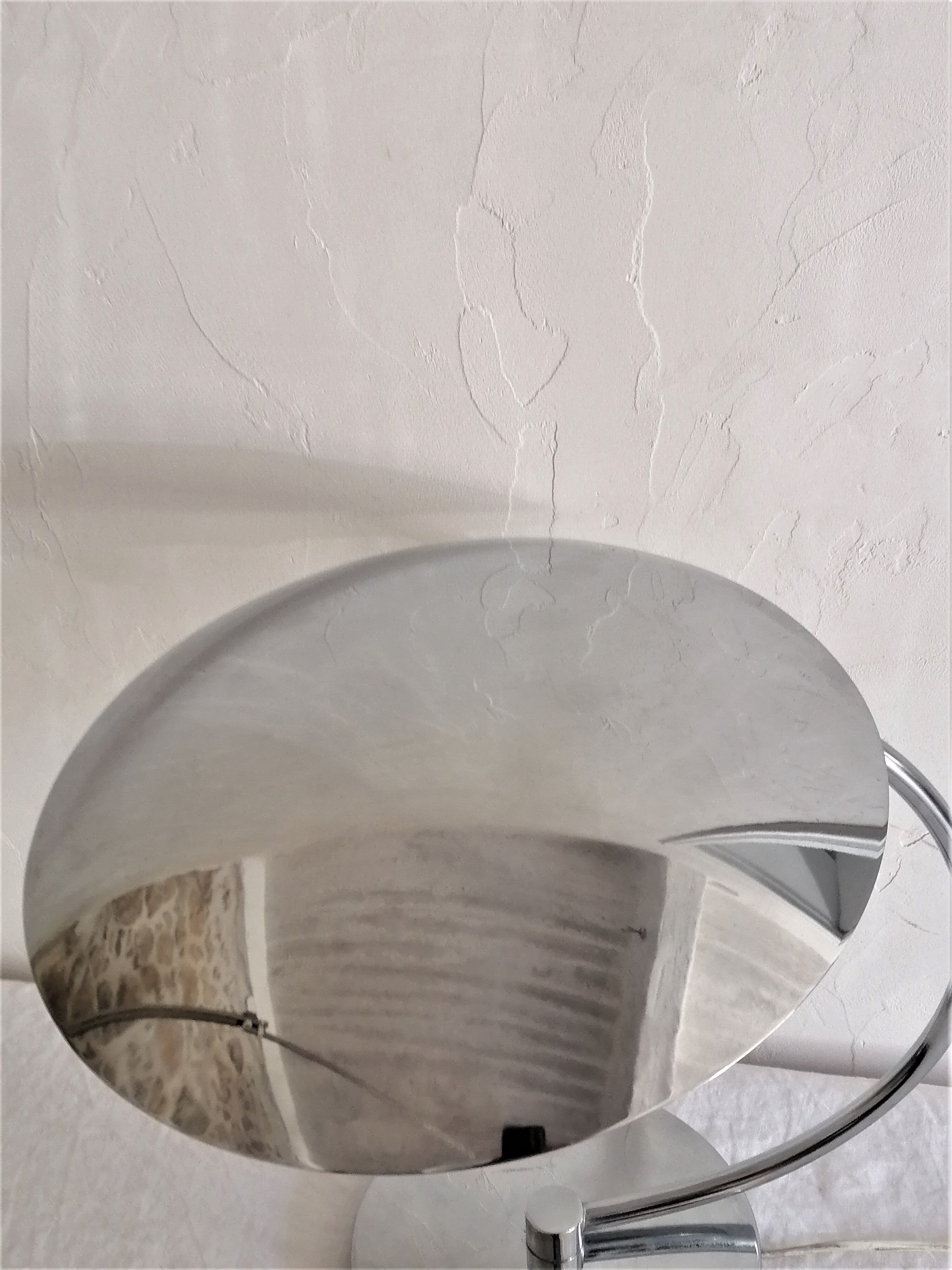 Lampe des années 70 en métal chromé