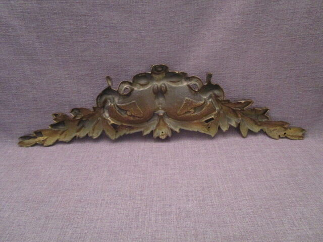Large pediment bronze decorative old