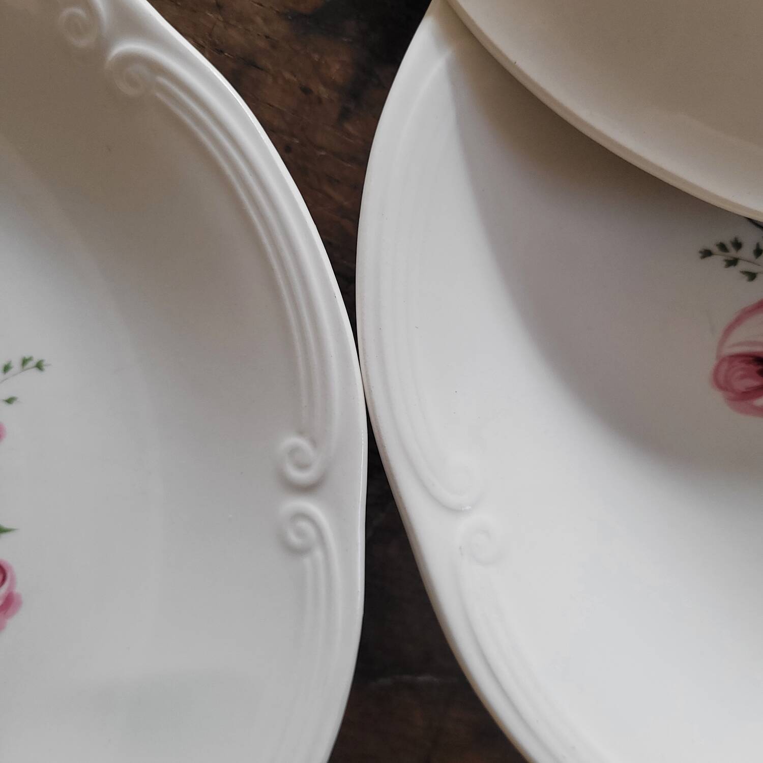Gien dinner plates – painted roses – 1960s – set of 8 – ø 24 cm