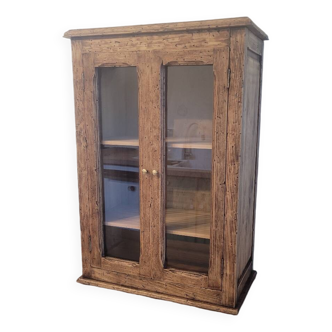Armoire à pharmacie rénovée