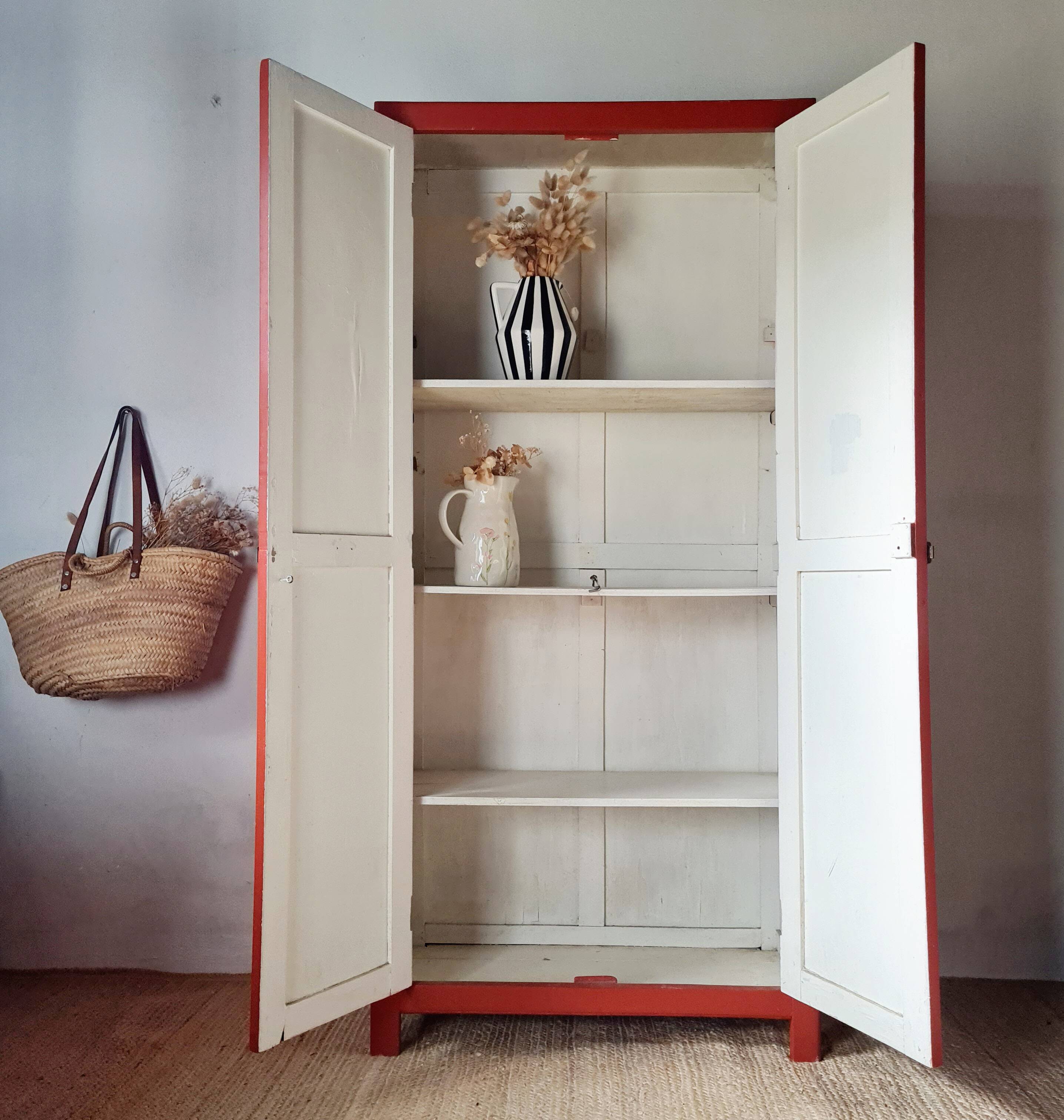 Armoire parisienne rouge - petit format