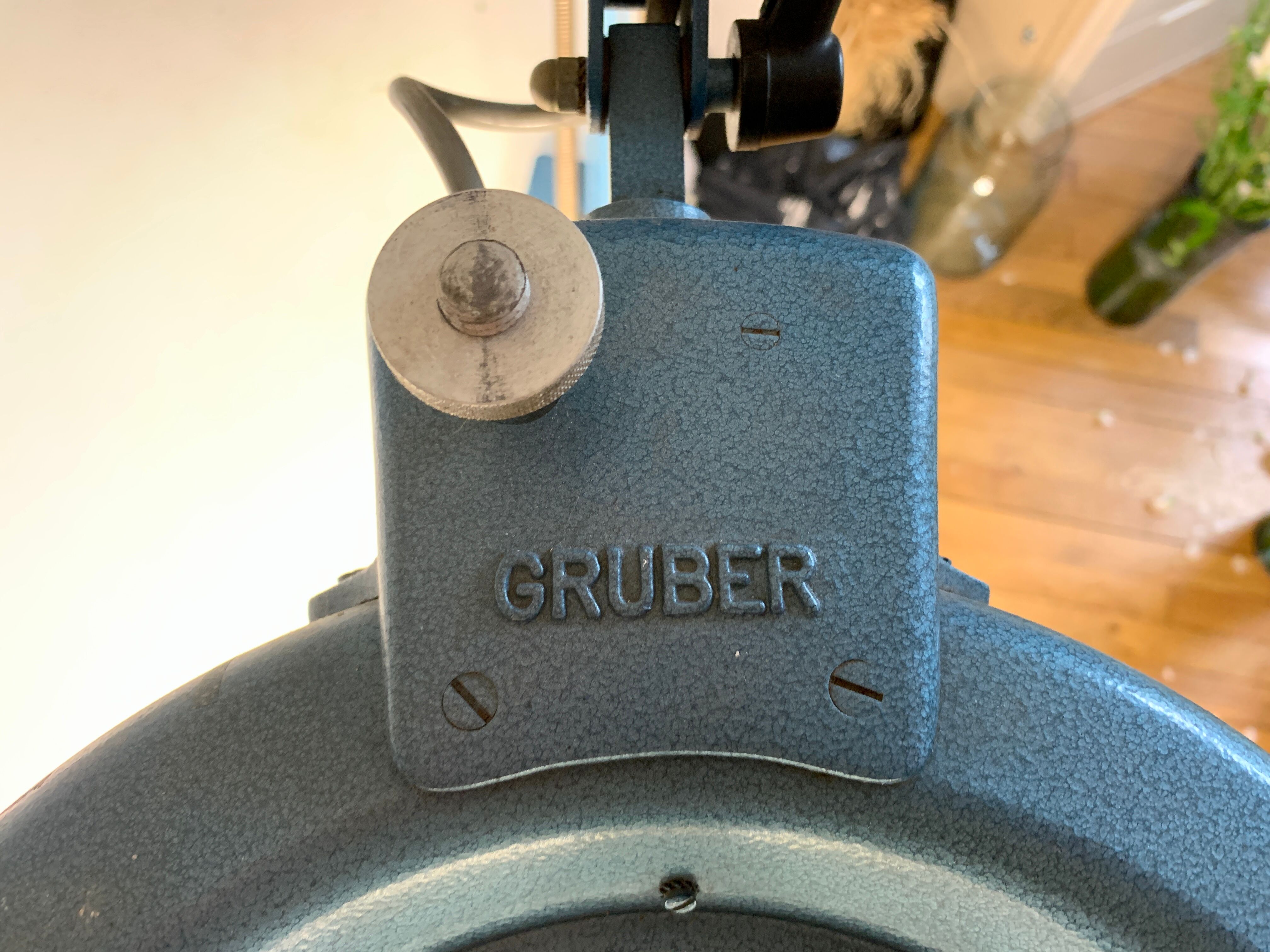 Gruber workshop magnifying lamp
