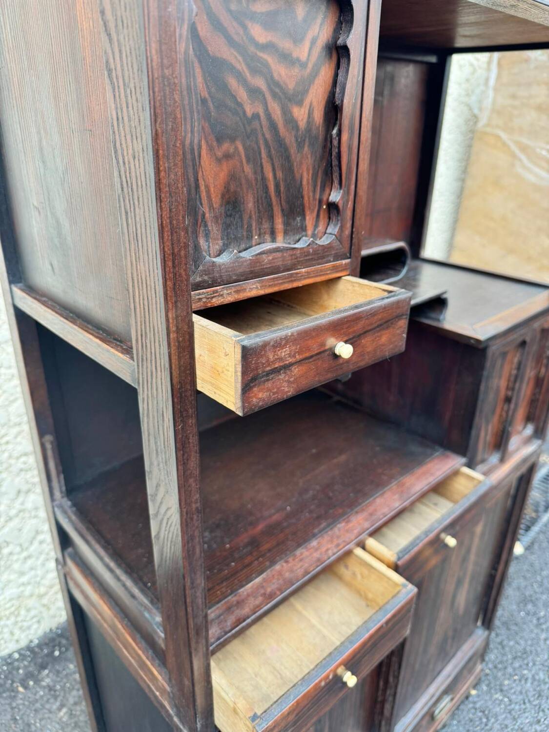 Elégant cabinet en deux corps typique style japonais, vers les années