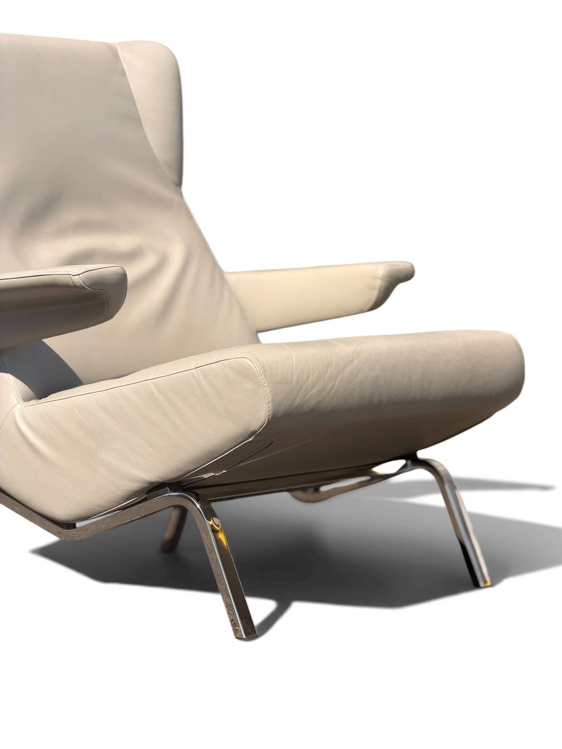 Archi armchair in beige leather by Pierre Paulin - Ligne Roset Edition