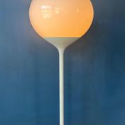 Lampadaire vintage blanc style Guzzini Space Age Mid-Century