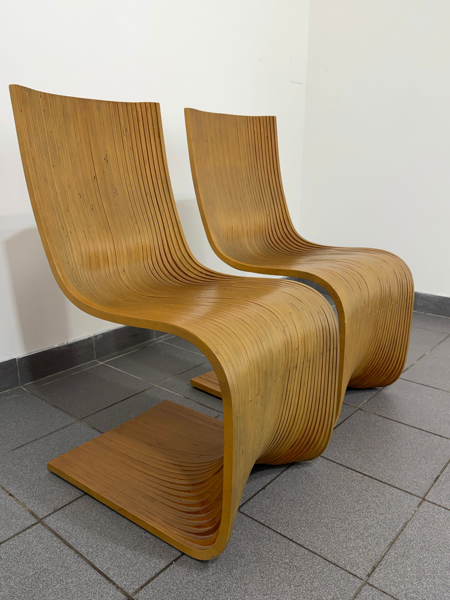 Lot de 4 chaises Contour par Alejandro Estrada pour Piegatto