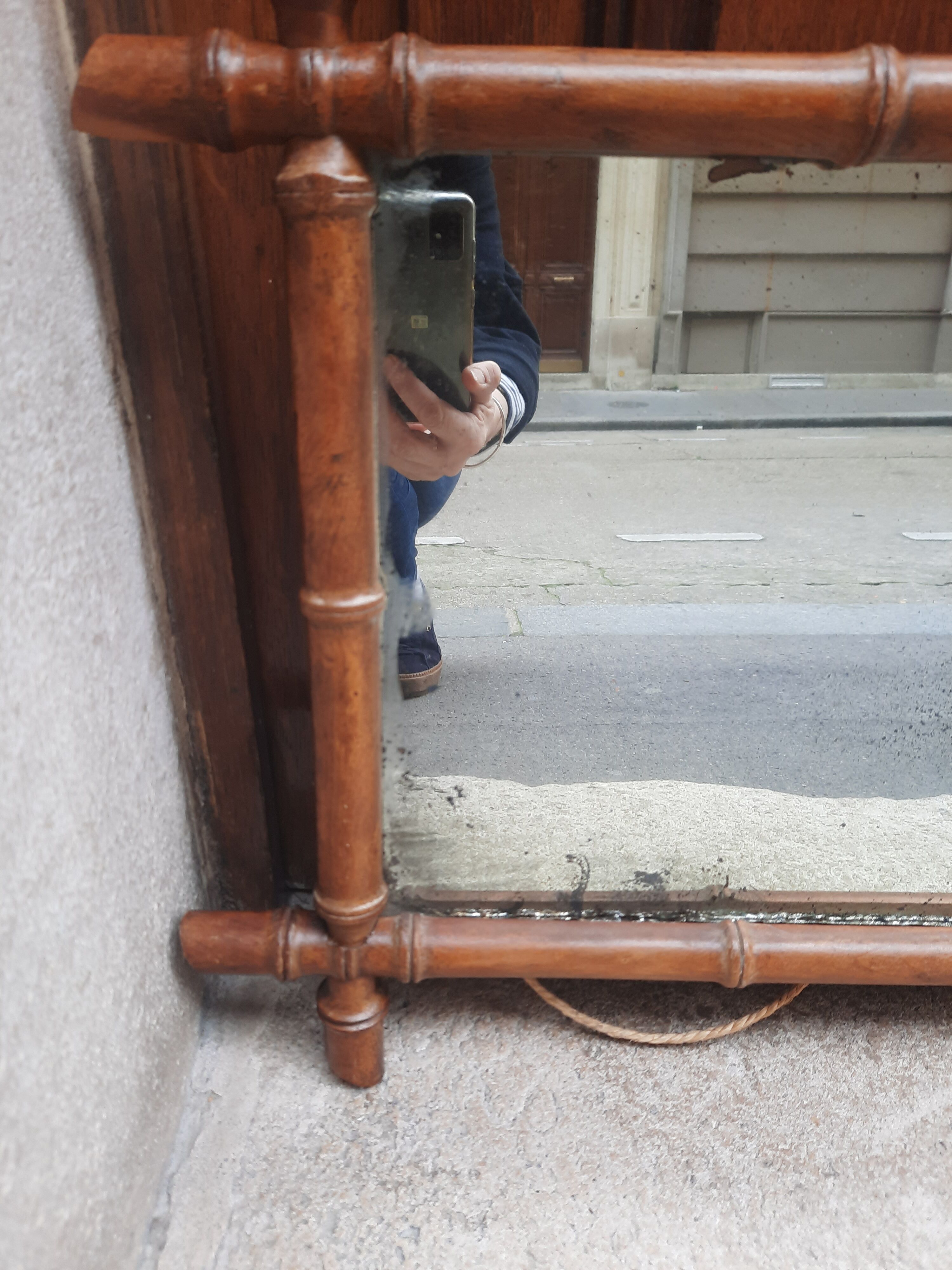 Bamboo-style barber mirror