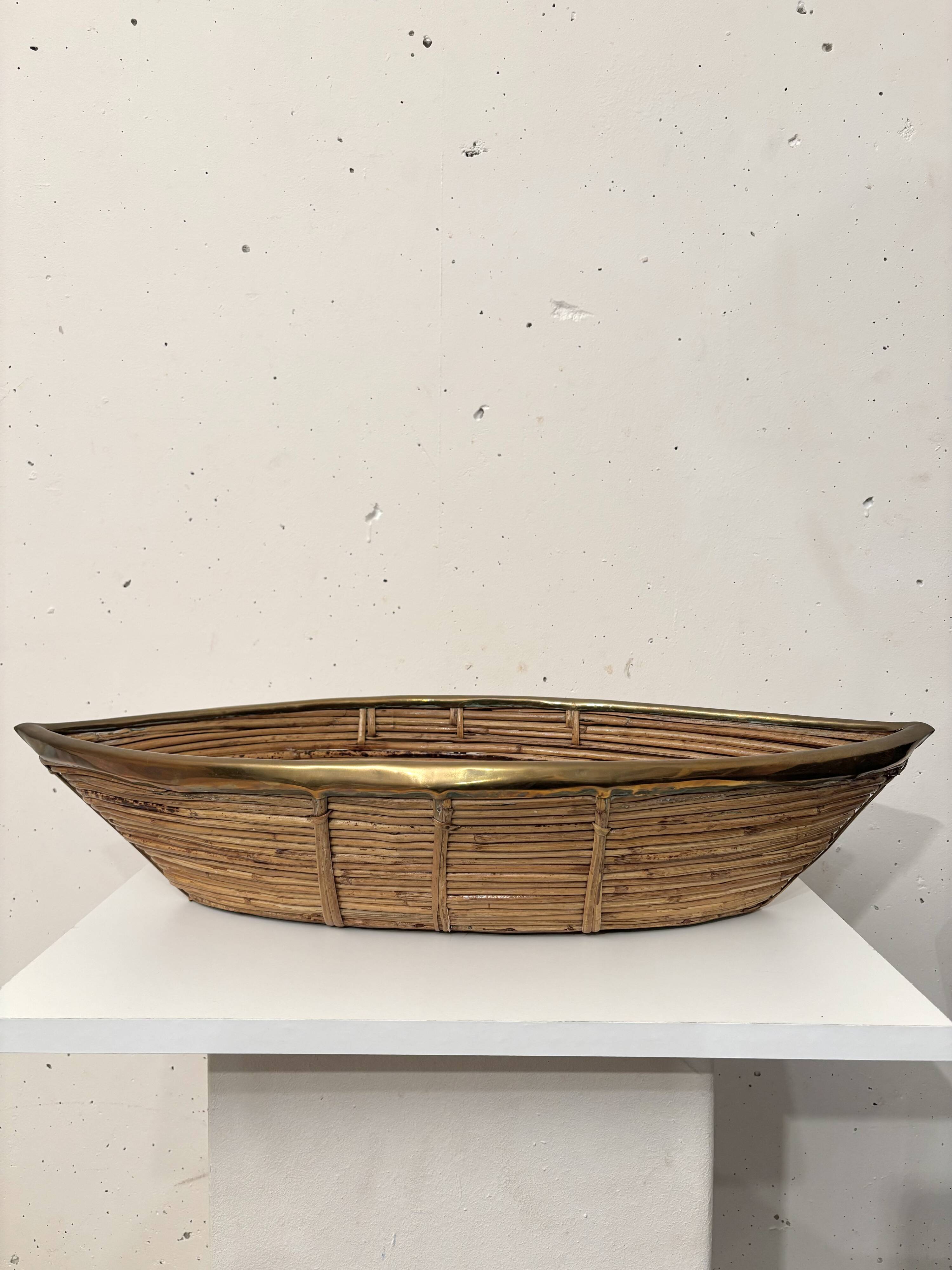 Corbeille « bateau » bambou et laiton 1970