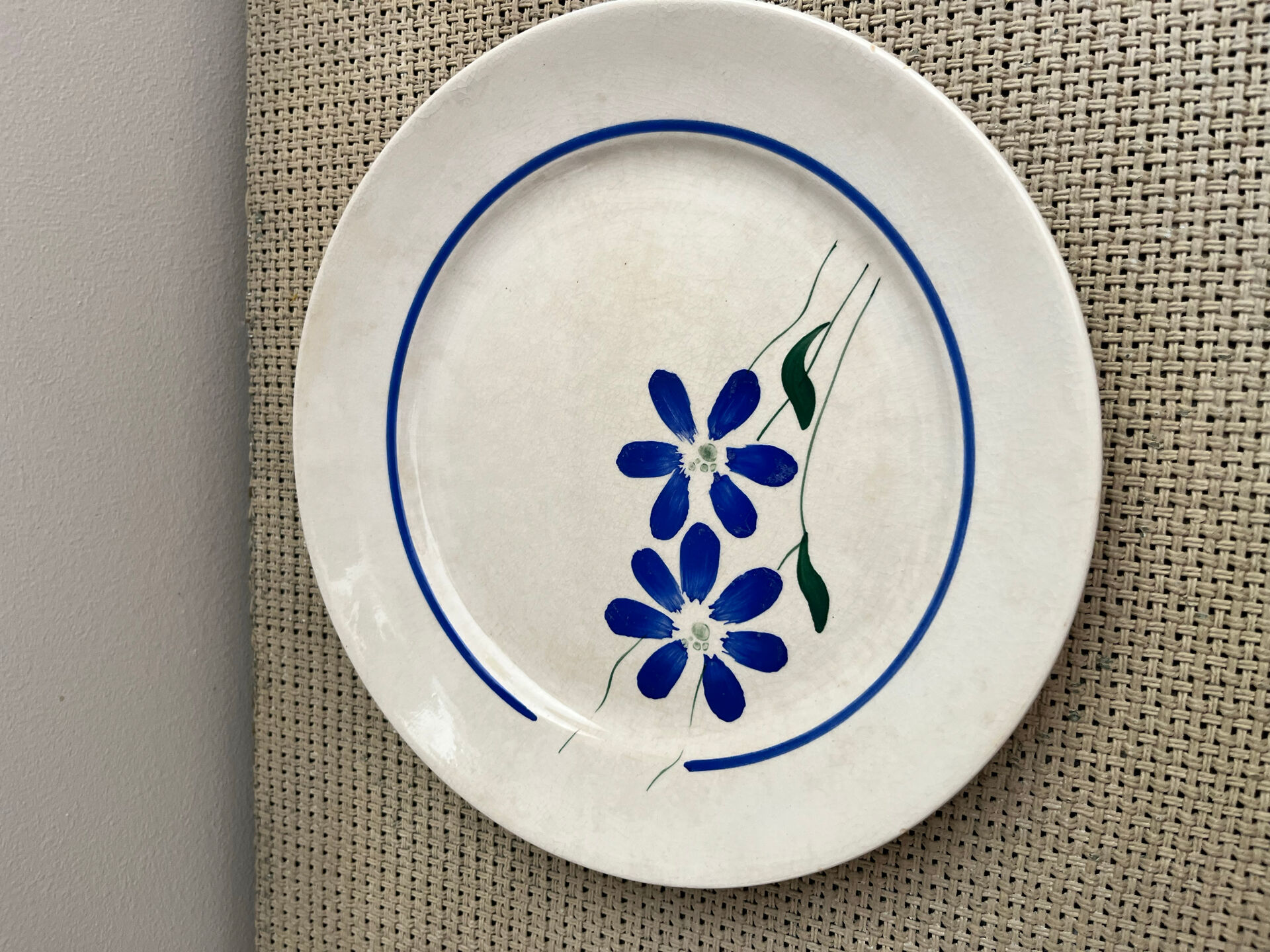 7 dinner plates