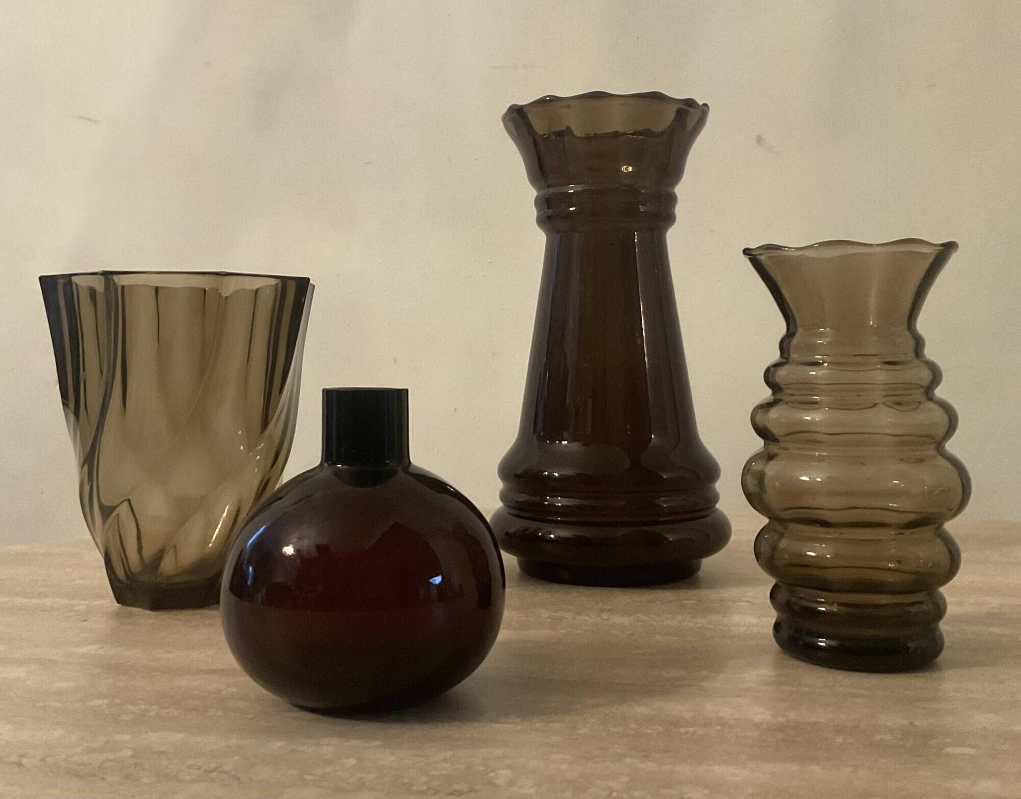 Series of 4 vintage smoked glass vases from the 70s