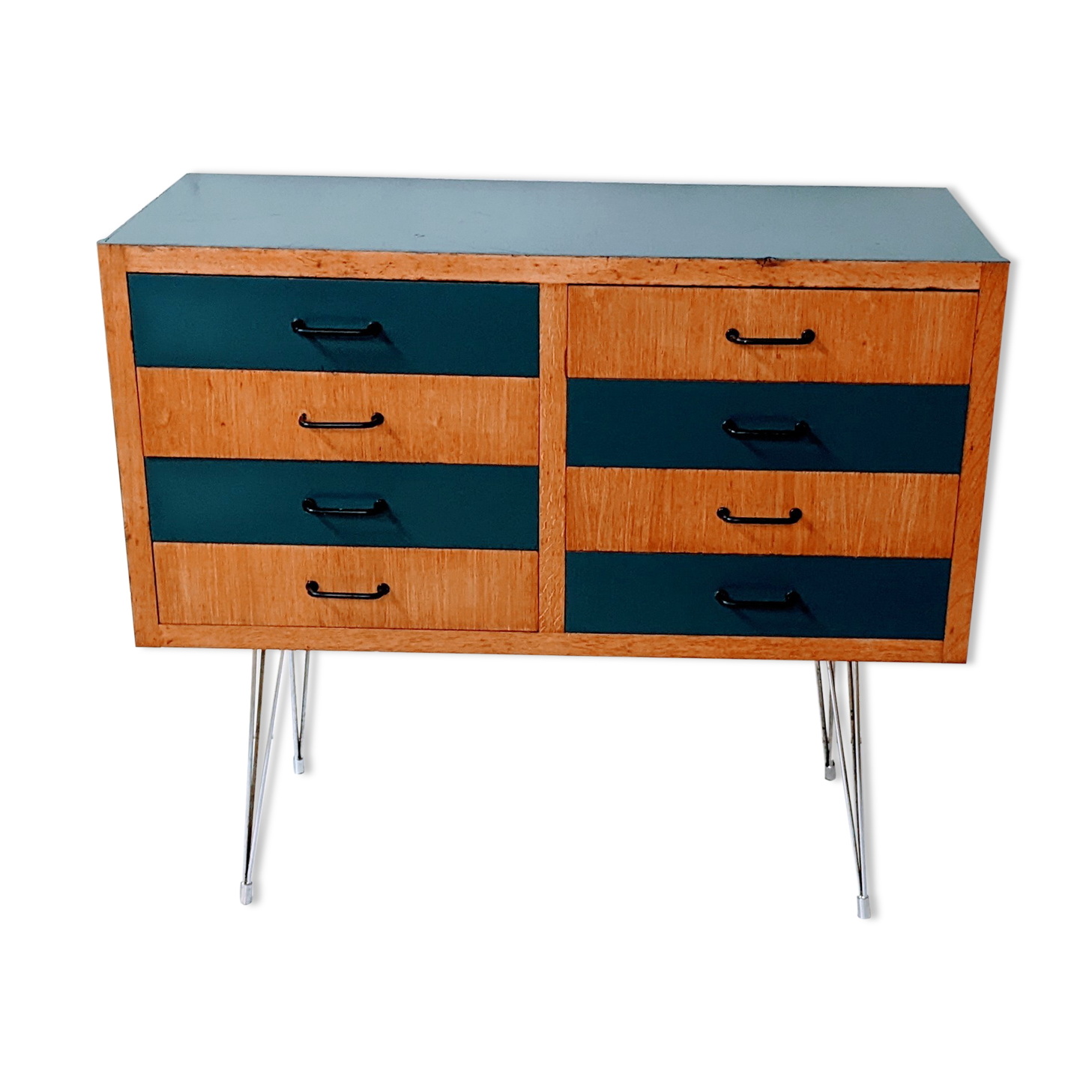 Vintage wooden chest of drawers