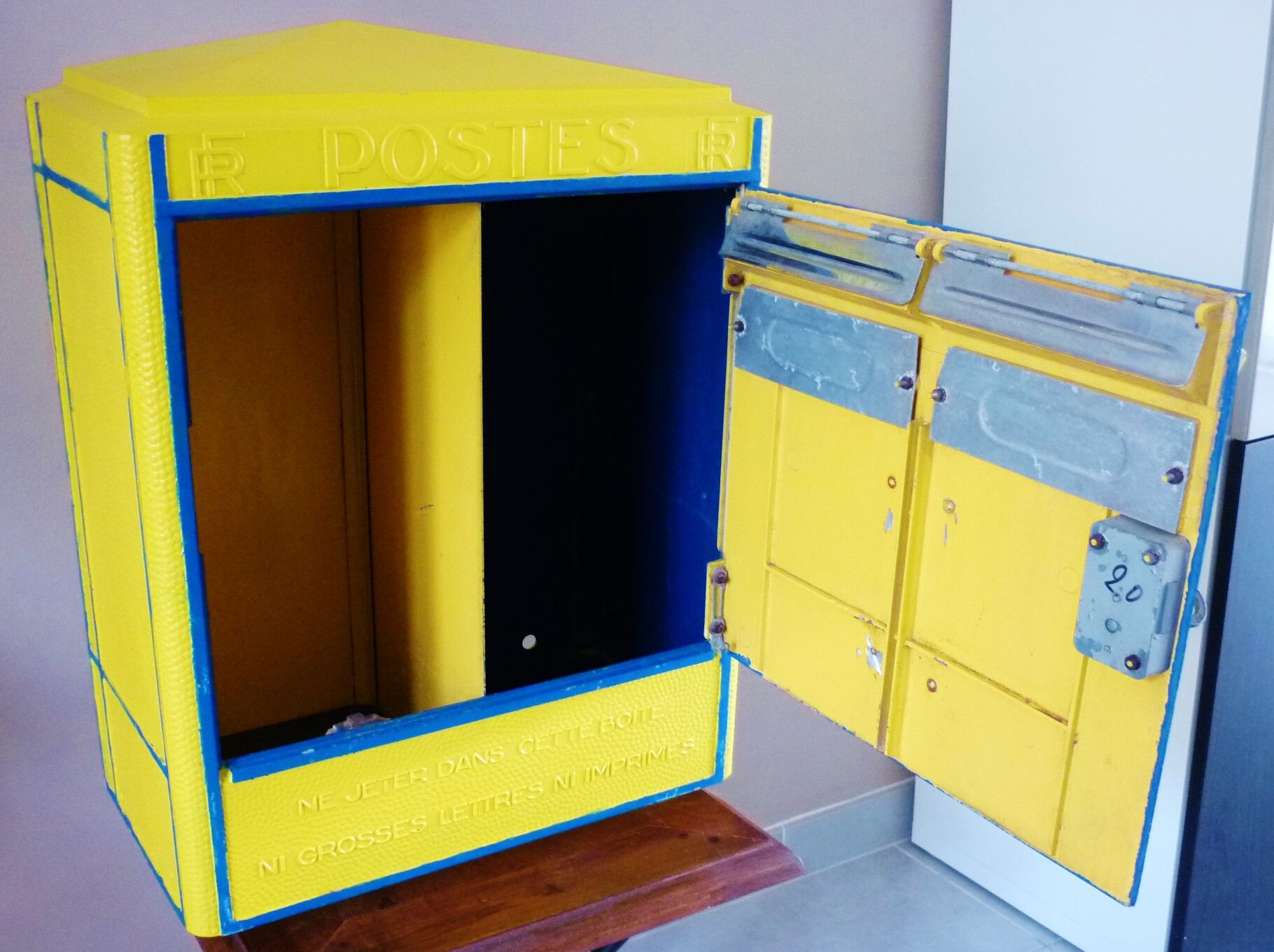 Double mailbox reformed, La Poste Dejoie Nantes 1969