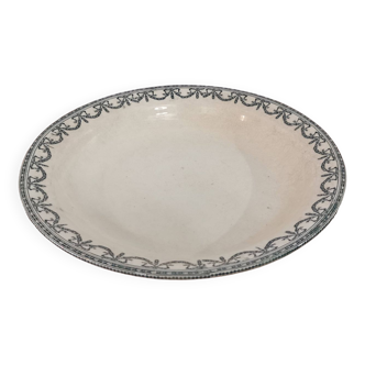 Iron earth hollow dish ec Salins, Louis XVI garlands