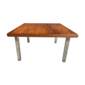 Table basse en palissandre et pieds chromés