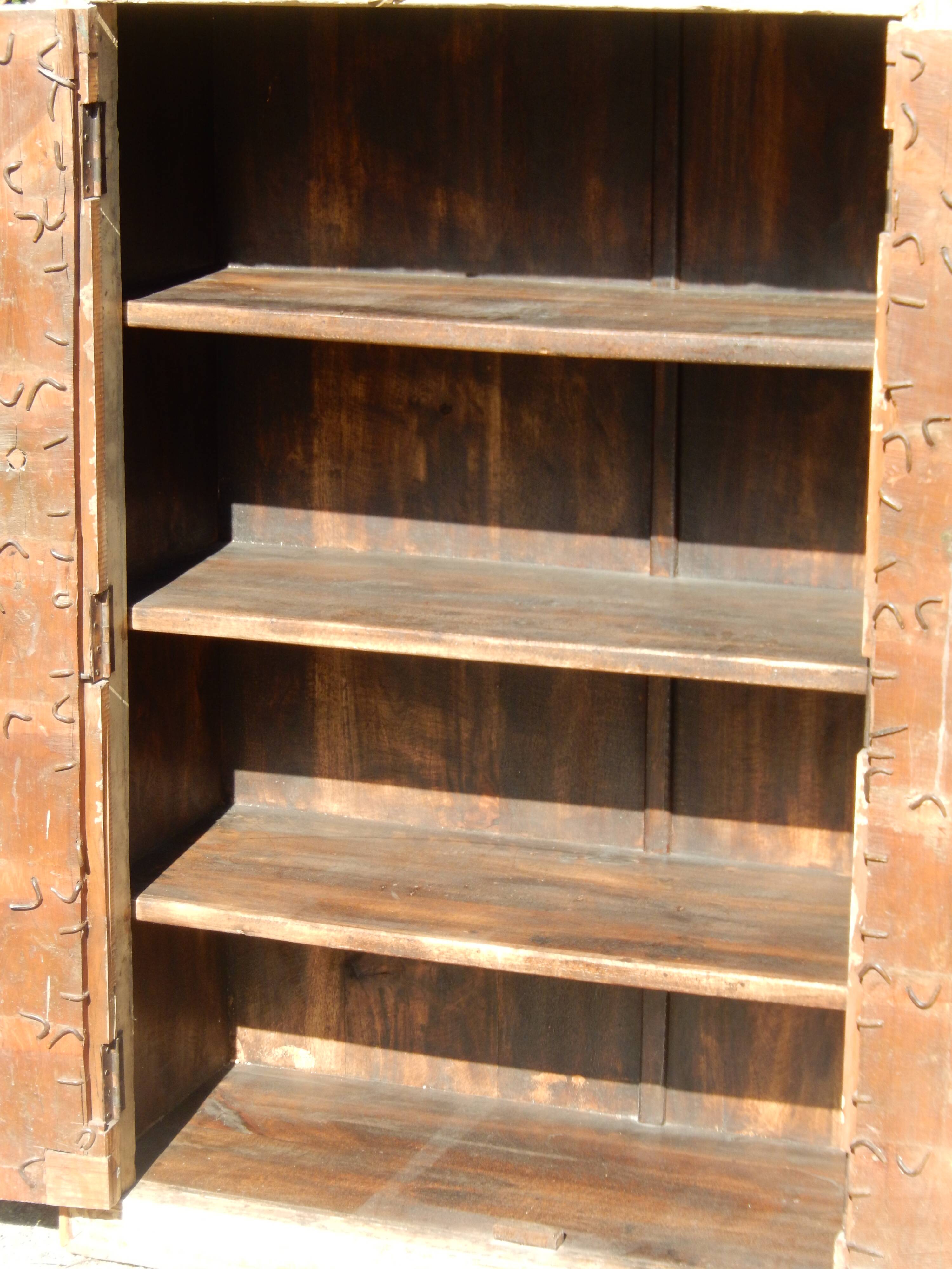 Exceptionnelle armoire de style indien - Superbe patine