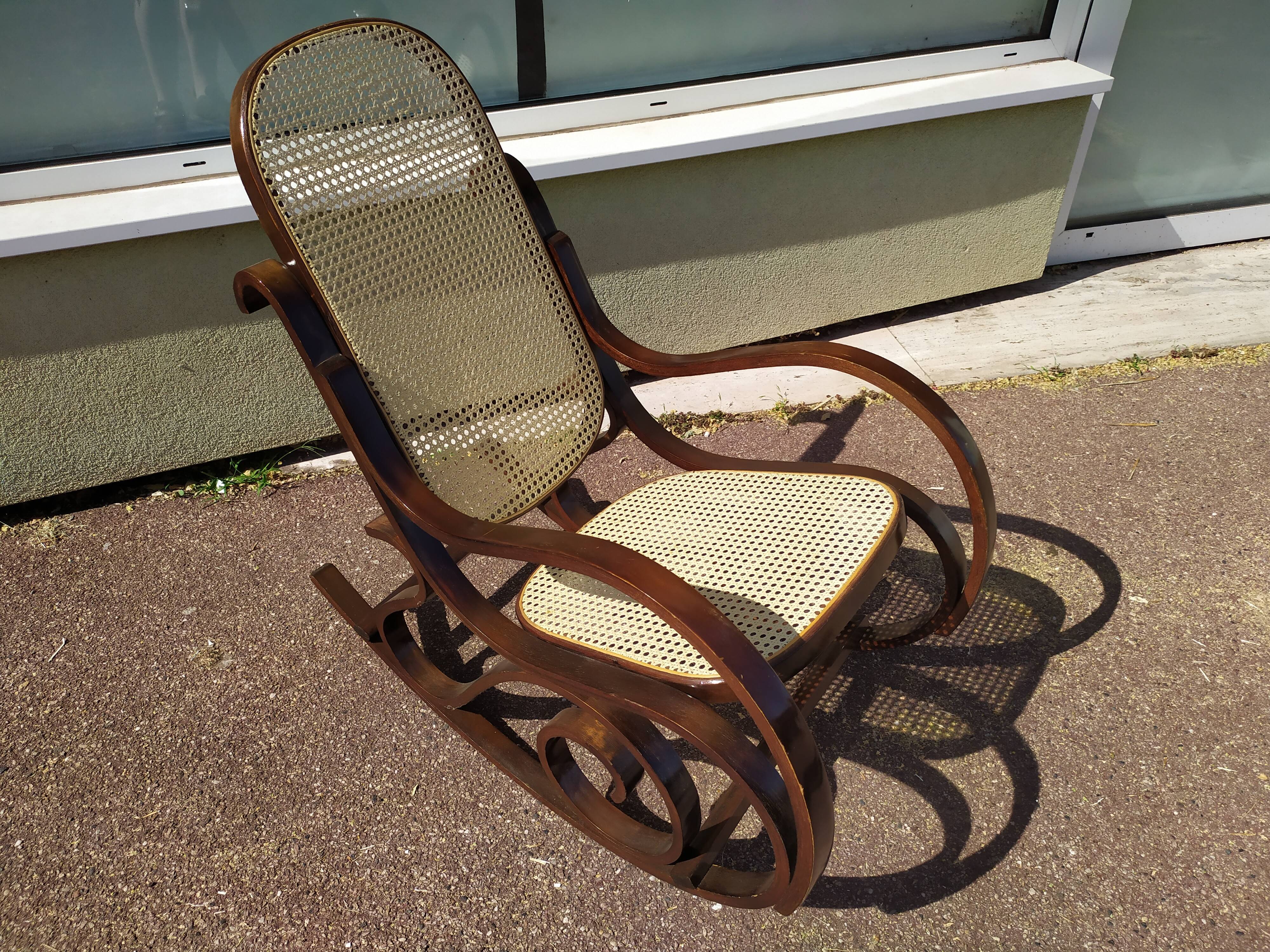 Rocking-chair wood cannage