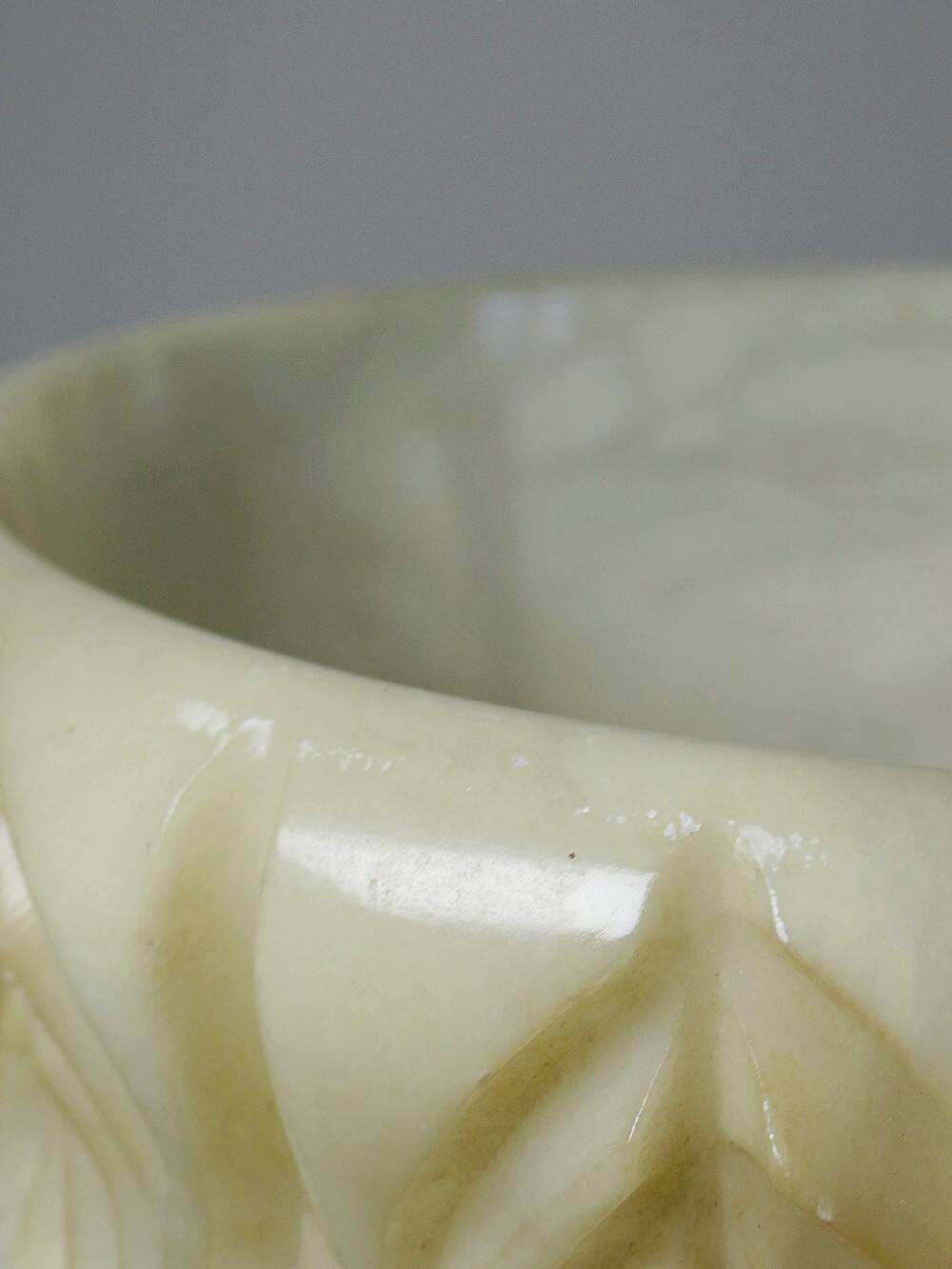 Large Medici vase in alabaster/yellowish marble, Belle Époque style