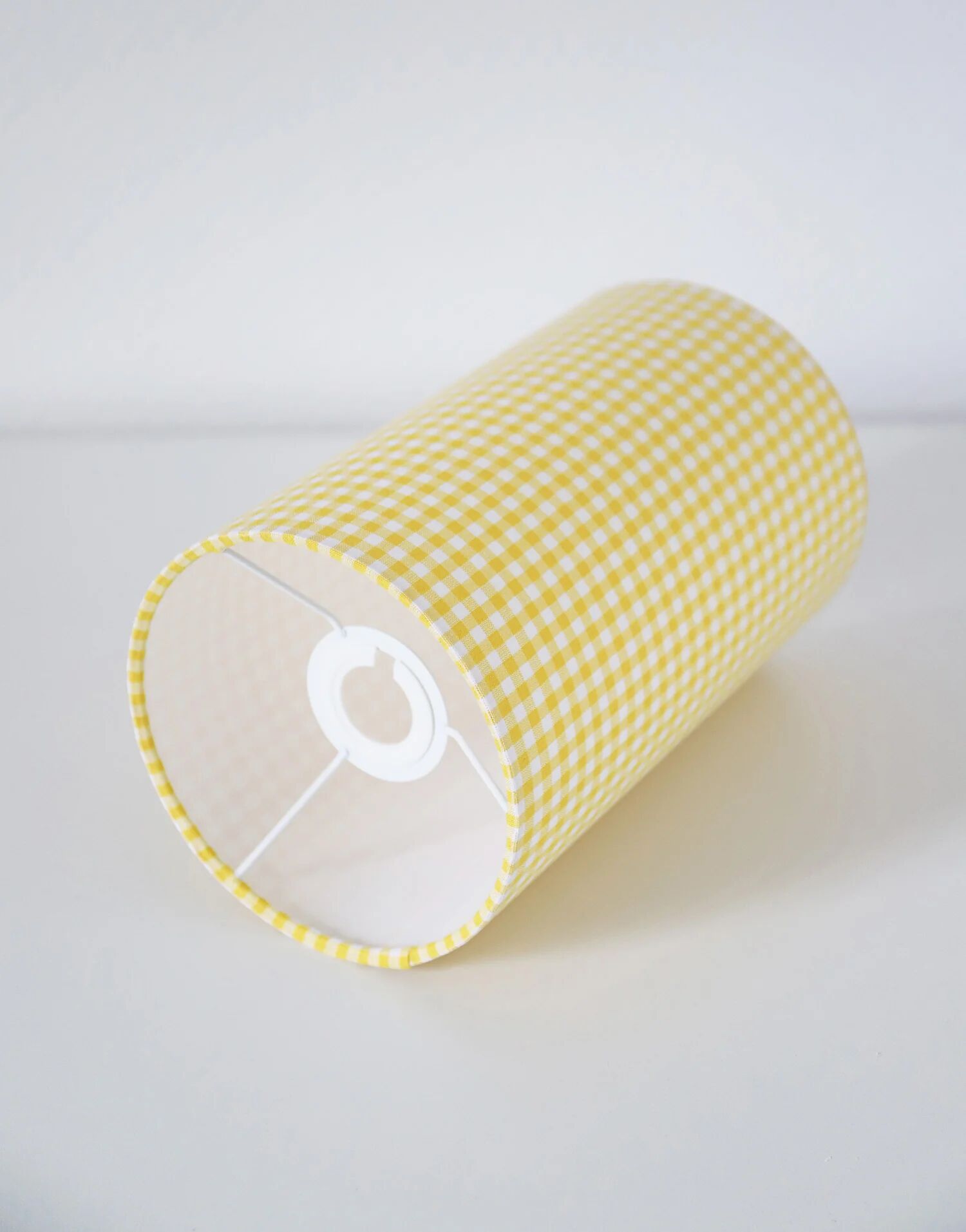 Vintage table lamp – Turned wood and yellow Vichy