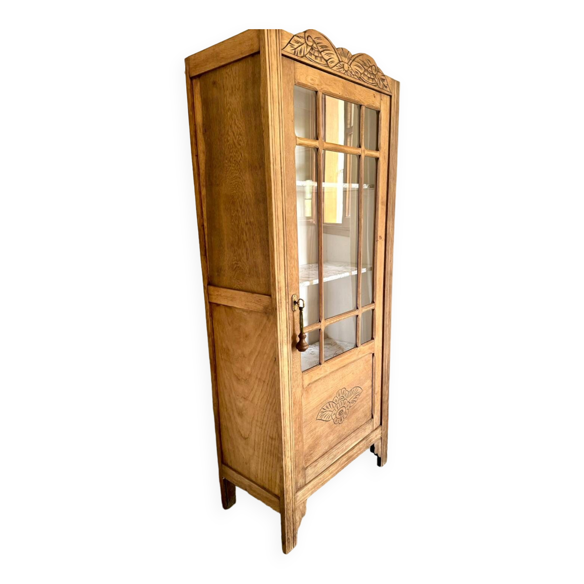 Armoire parisienne vitrée