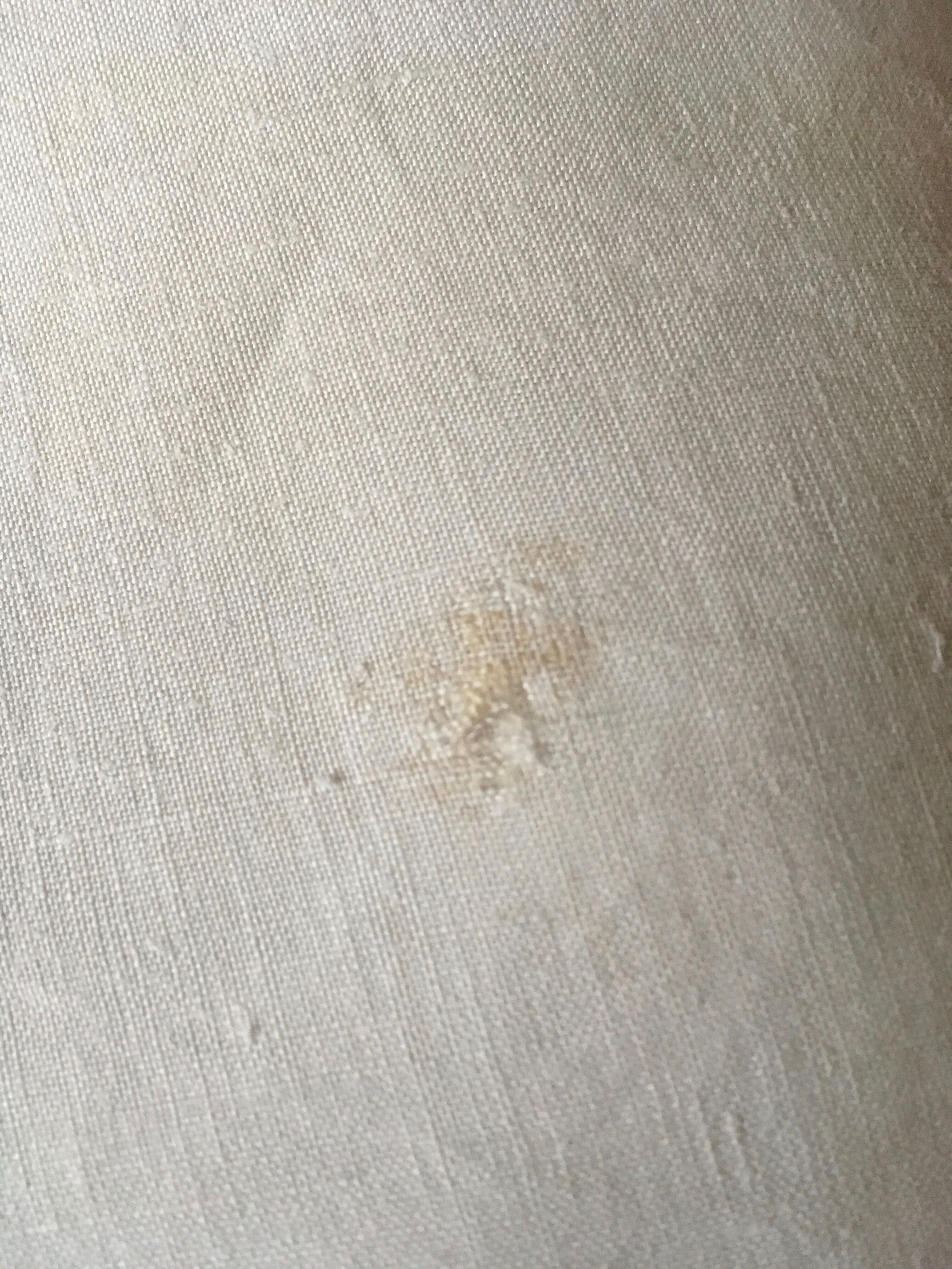Cloth of linen embroidered setback richelieu figure cp thread Castle