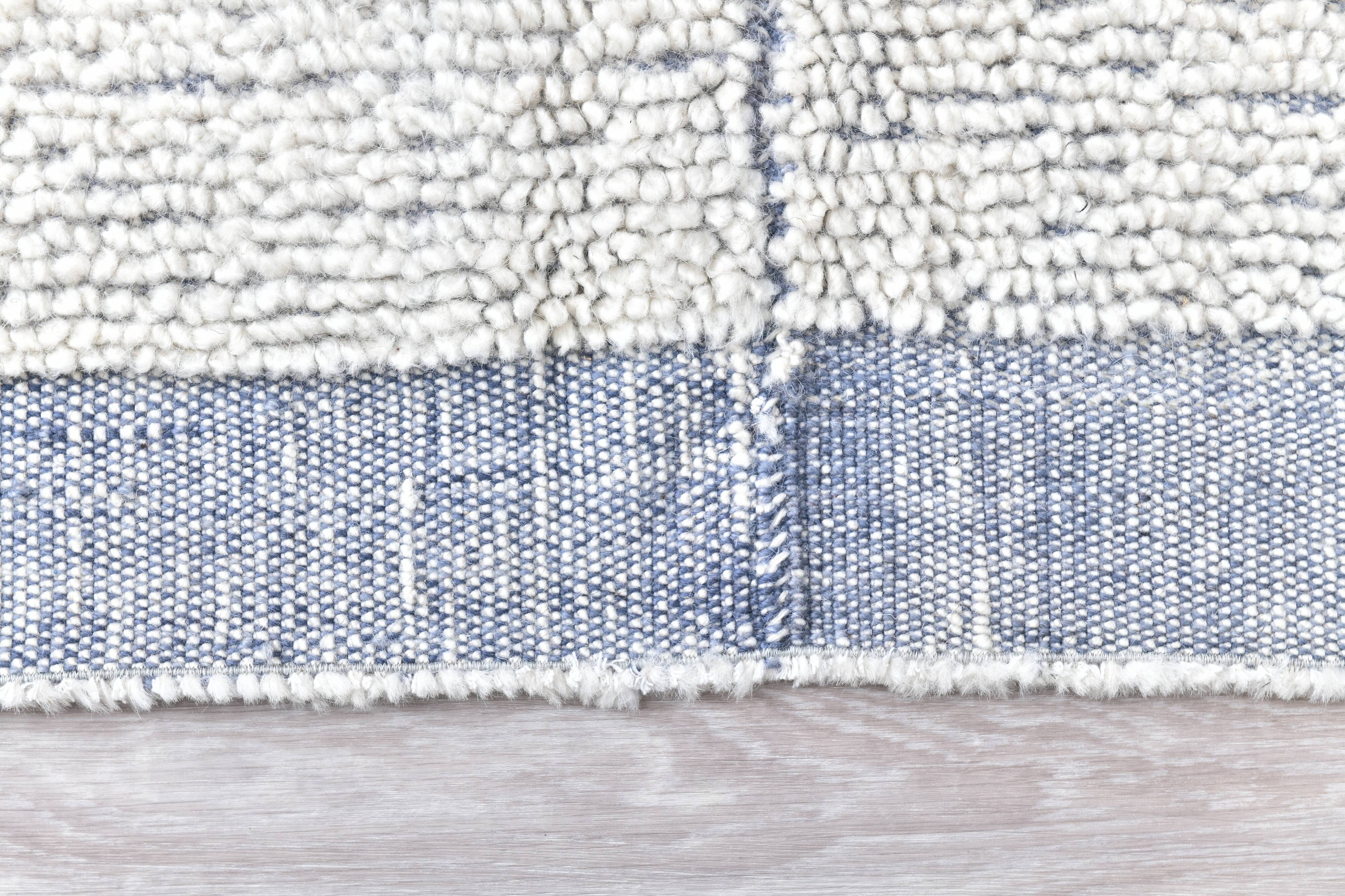 100% Wool Blue & White Moroccan Rug 136x211Cm