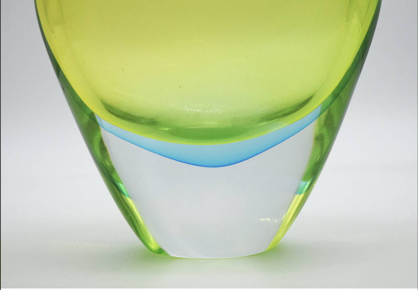 Flavio Poli for Seguso Vetri D’arte Large Sommerso Vase from the 1960s