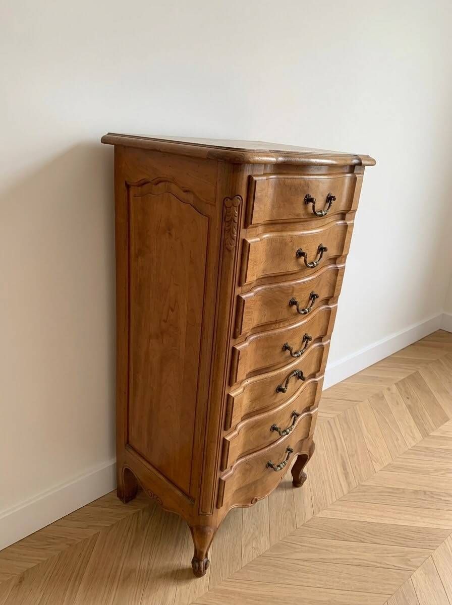 Louis XV wooden chest of drawers