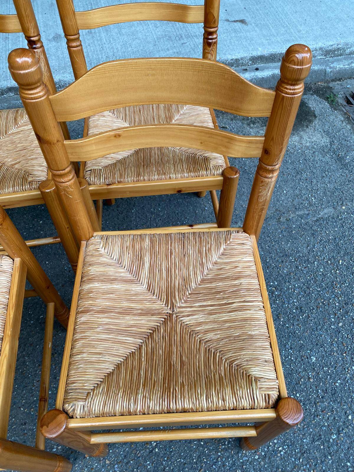 6 Scandinavian chairs in solid wood and straw, 1980