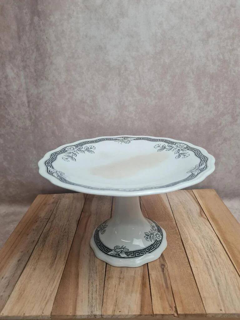 English footed compote B.w.m & Co model Lima – English ironstone circa 1868