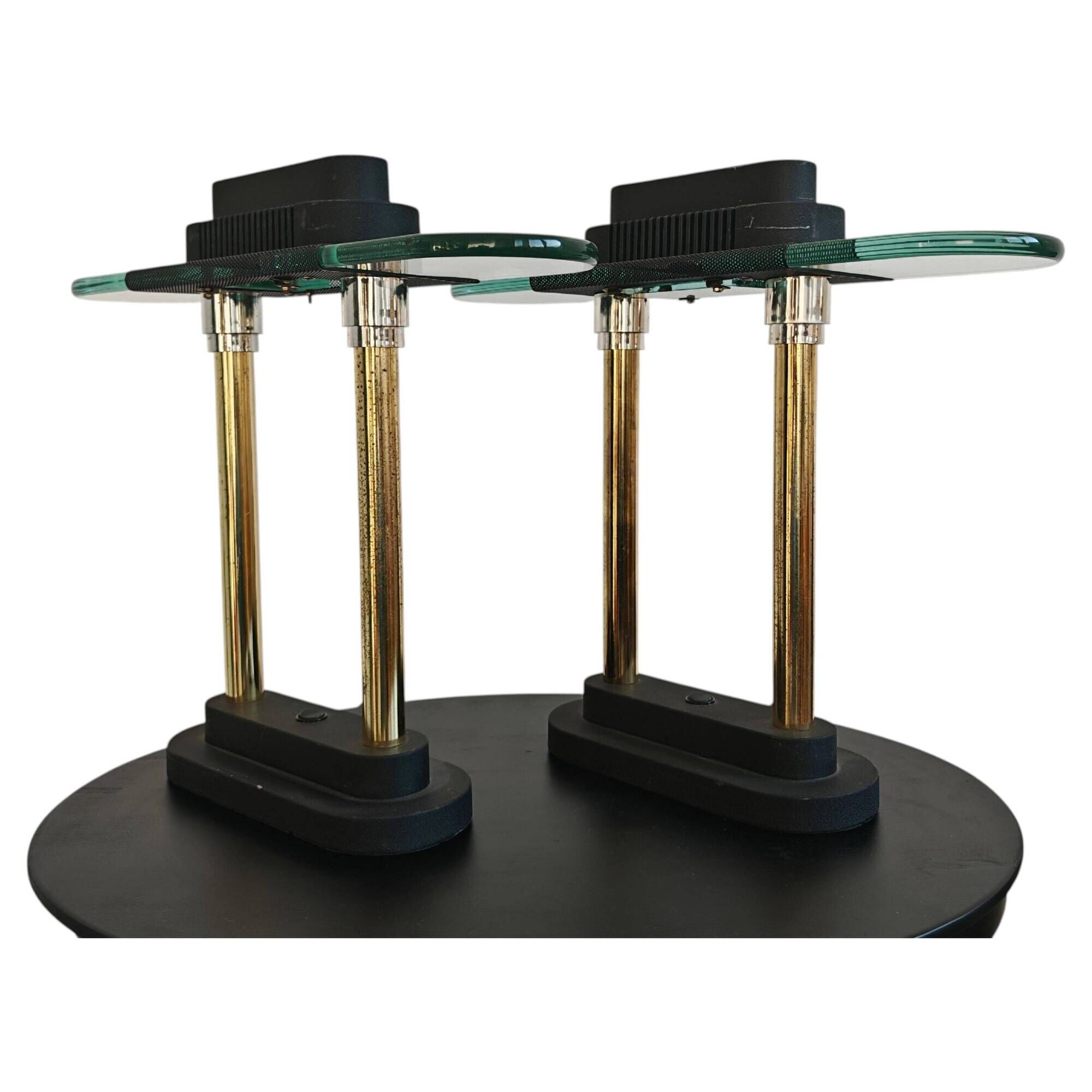 Paire de lampes de banquier style Memphis attribuées à Robert Sonneman 1980s