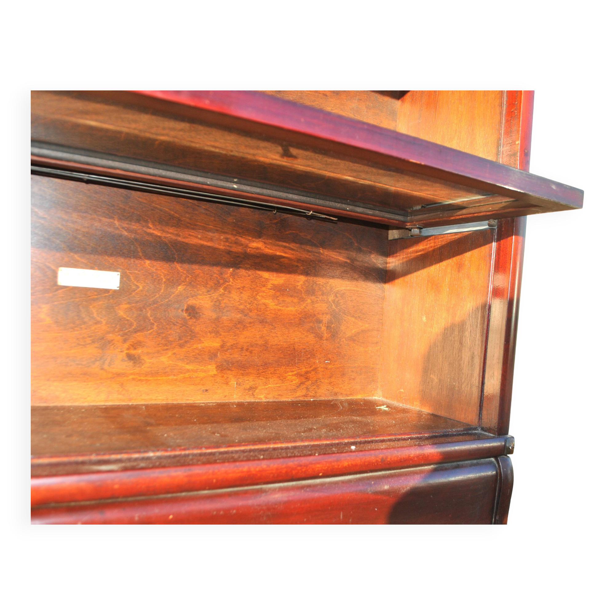 Mahogany glass-fronted bookcase THE GLOBE WERNICKE LONDON 1900, a piece of furniture