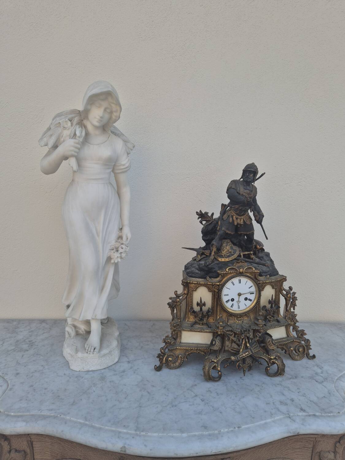 Louis XV curved console in solid oak, 18th century, decorated