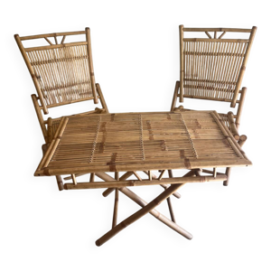 Table et chaises en bambou