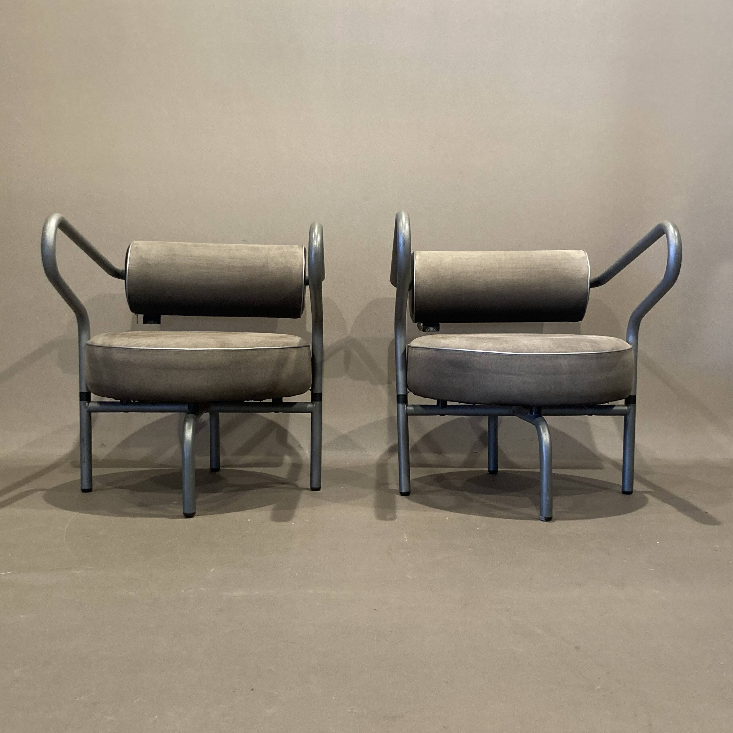 Pair of designer armchairs "the natural choice".
