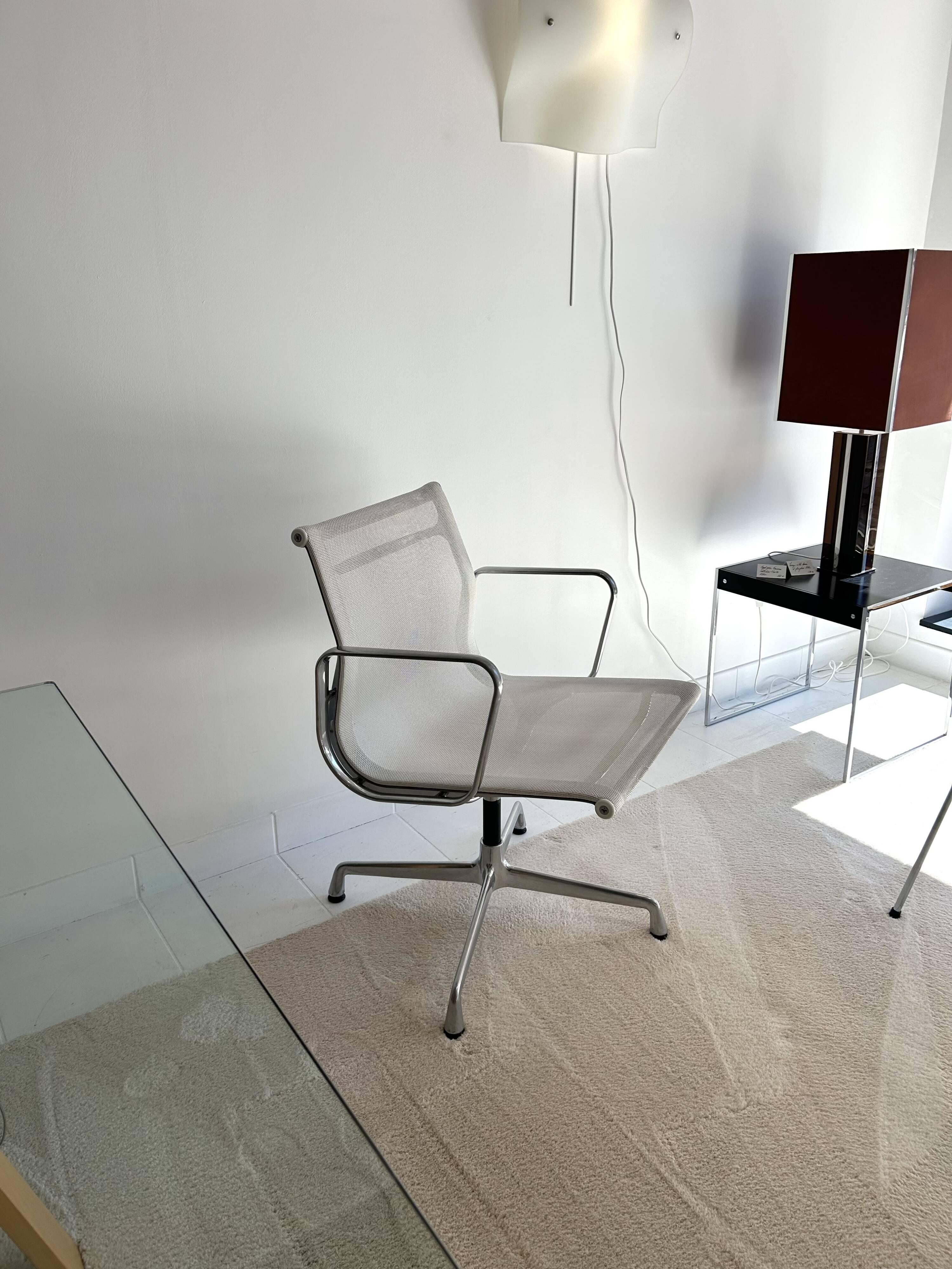 Eames EA108 swivel chair Vitra