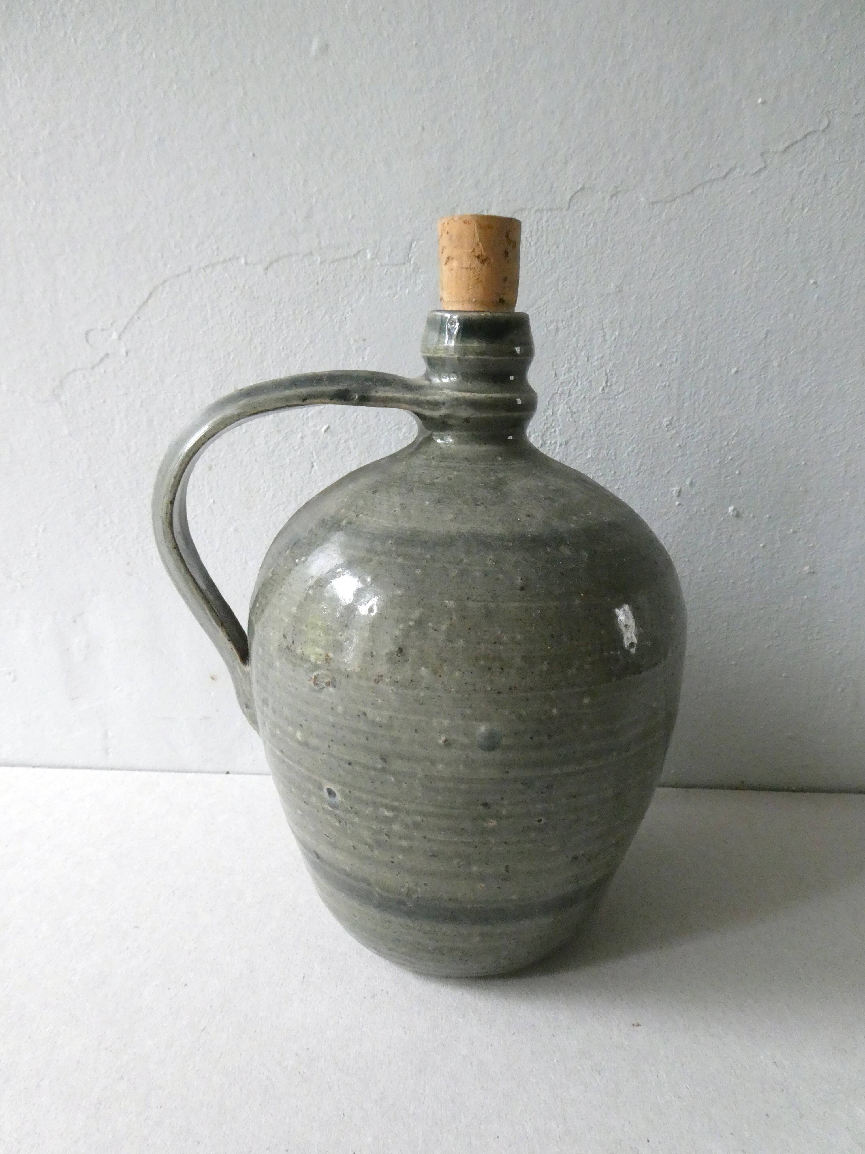Bouteille en grès vernissé