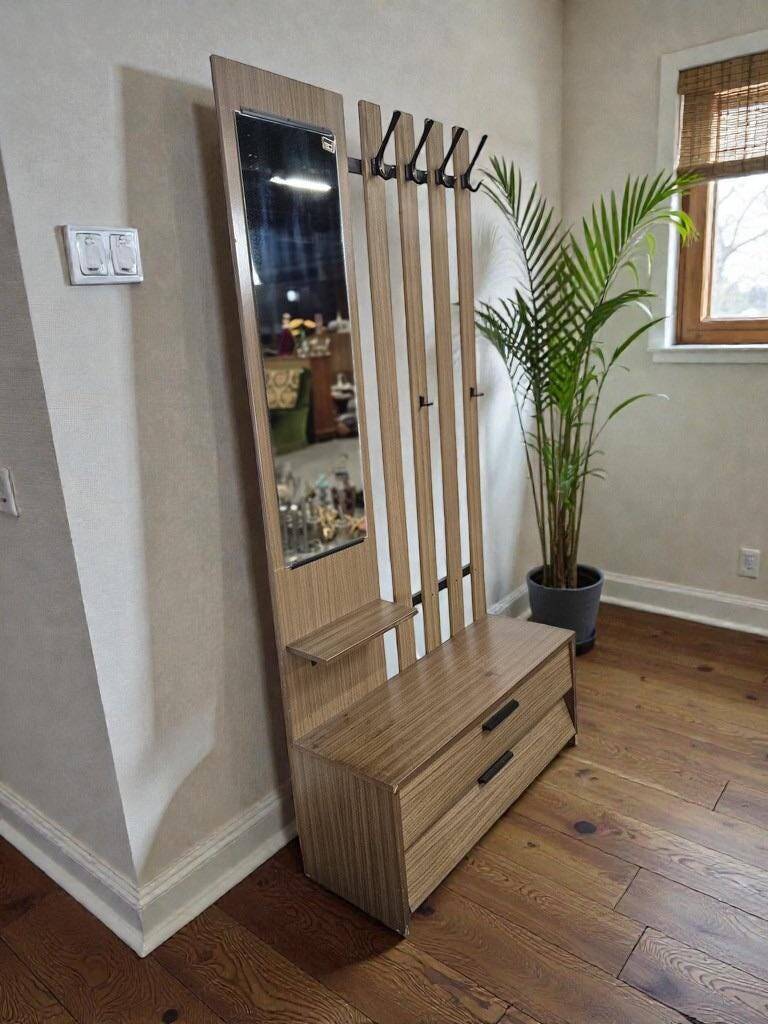 Porte-manteau vintage sur pied avec miroir