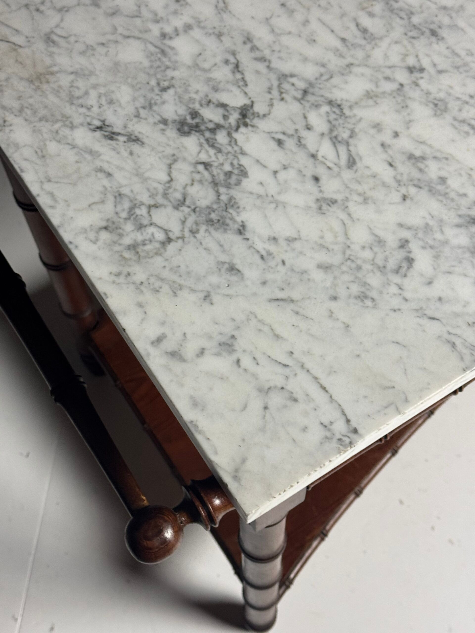 Table d'appoint en faux bambou vers 1900